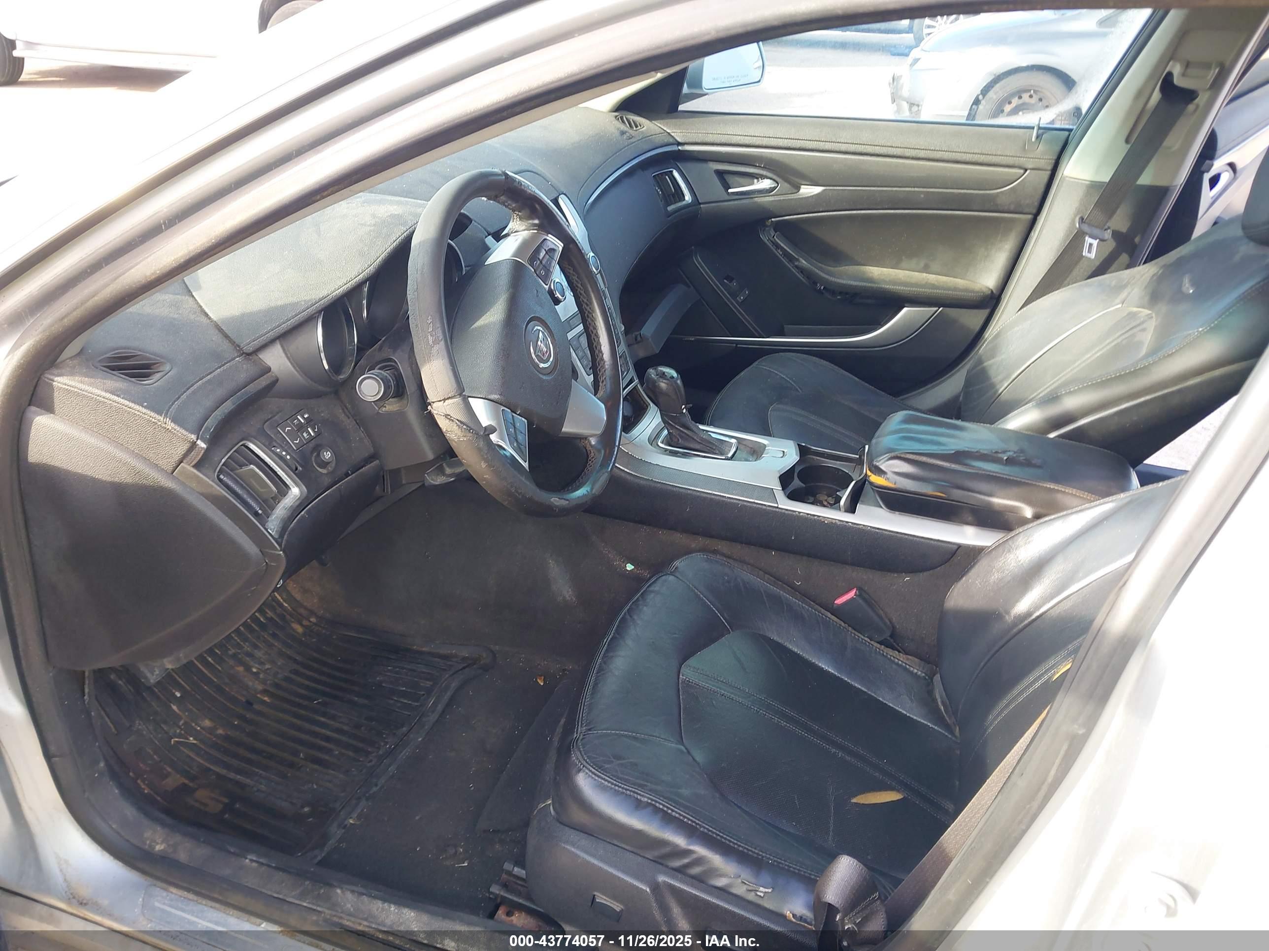 CADILLAC CTS image 5