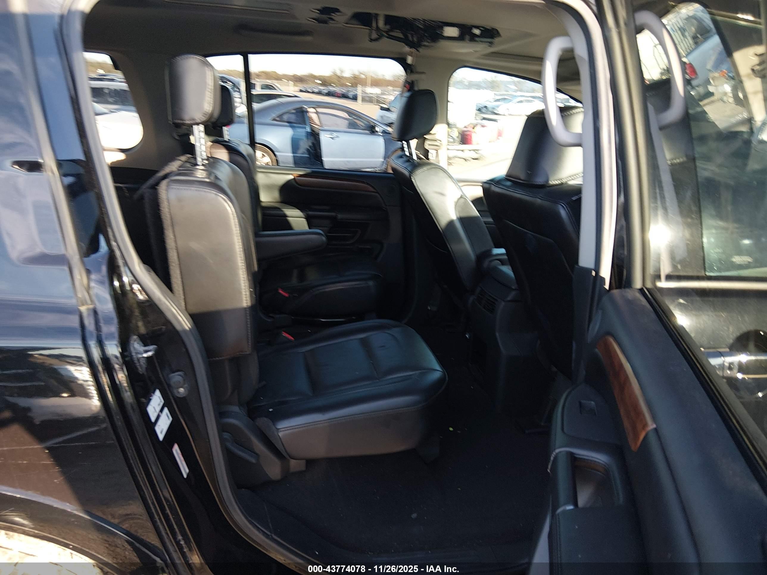 NISSAN ARMADA image 8