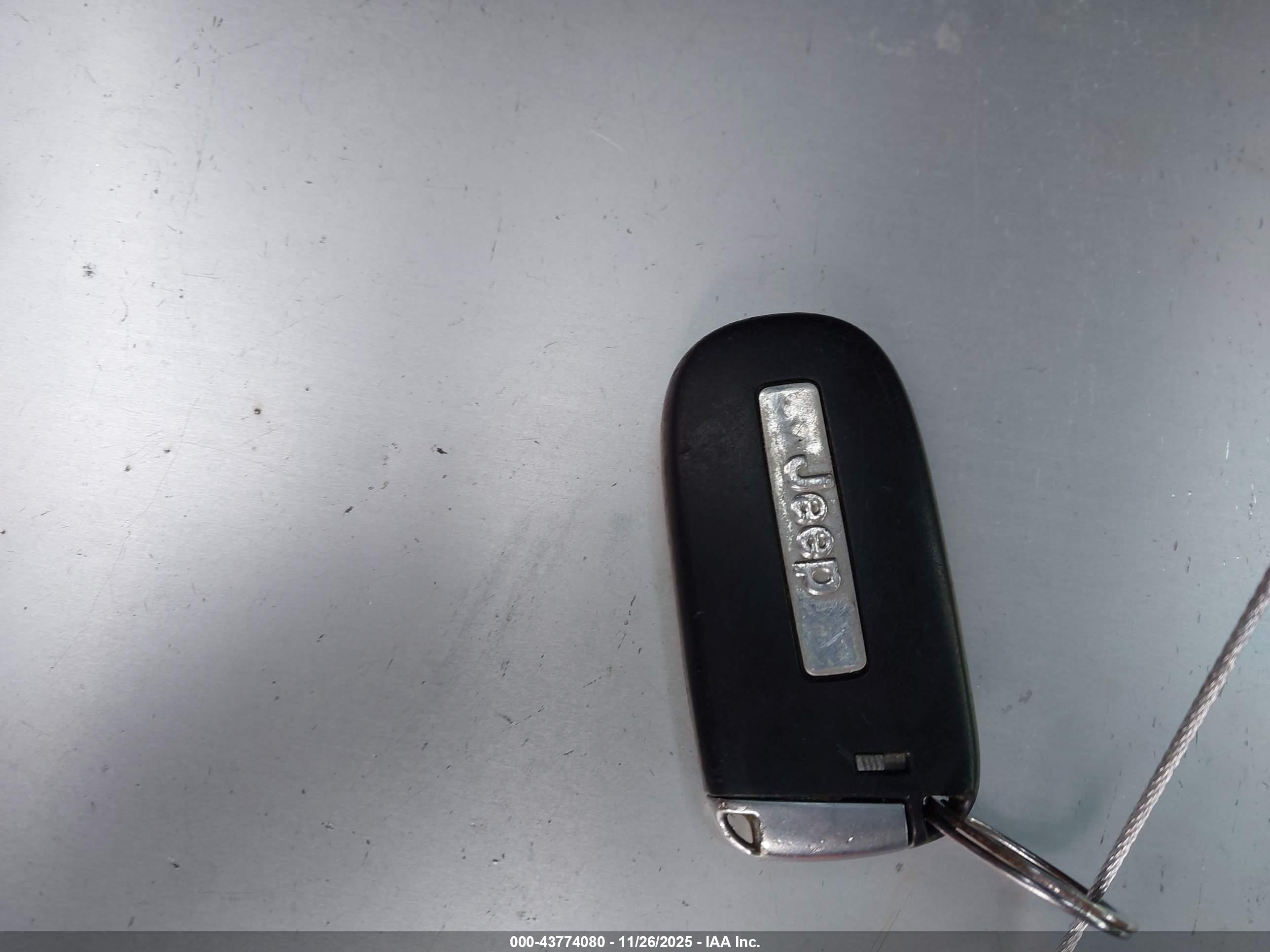 JEEP CHEROKEE image 11