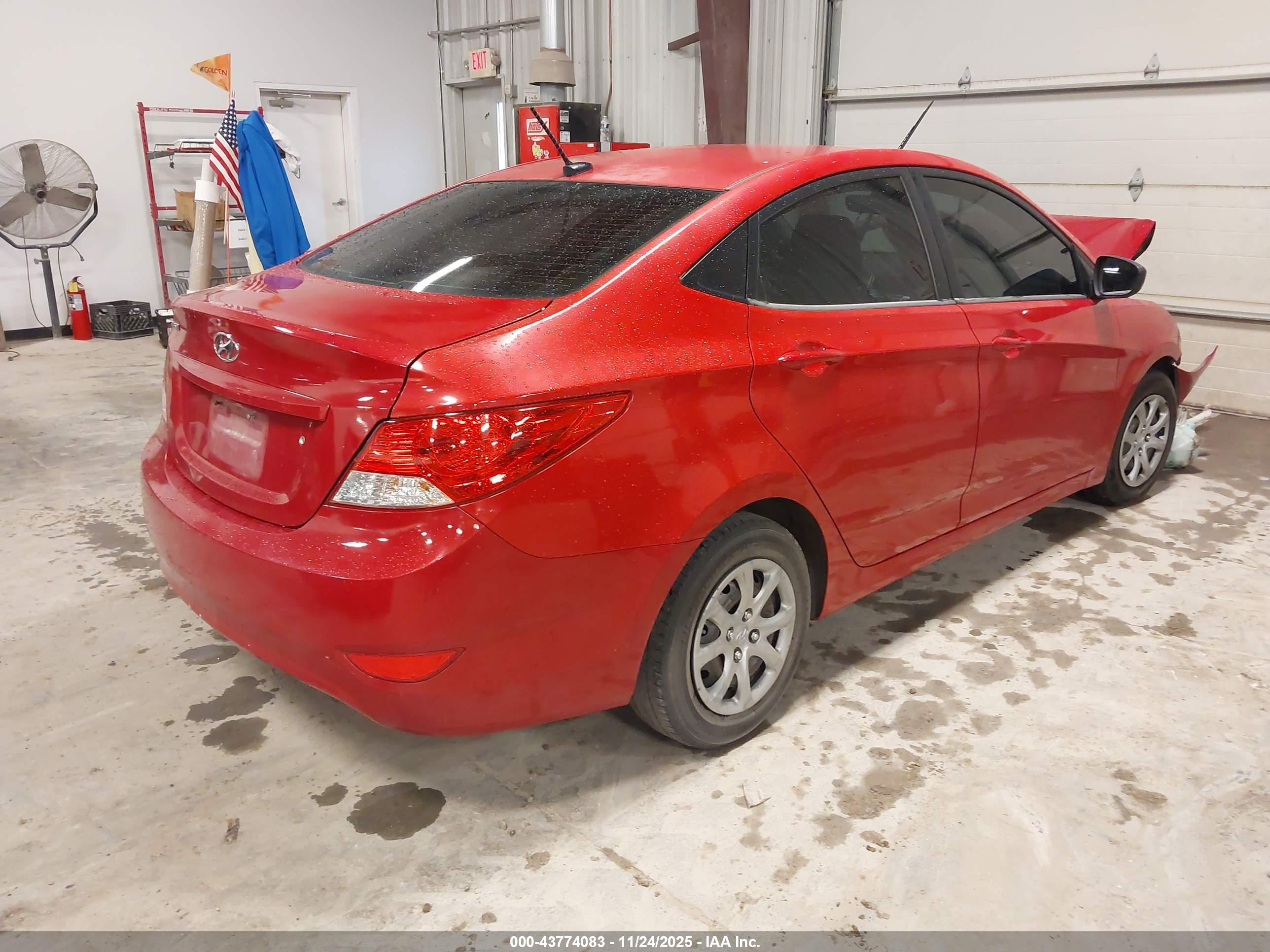 HYUNDAI ACCENT image 4