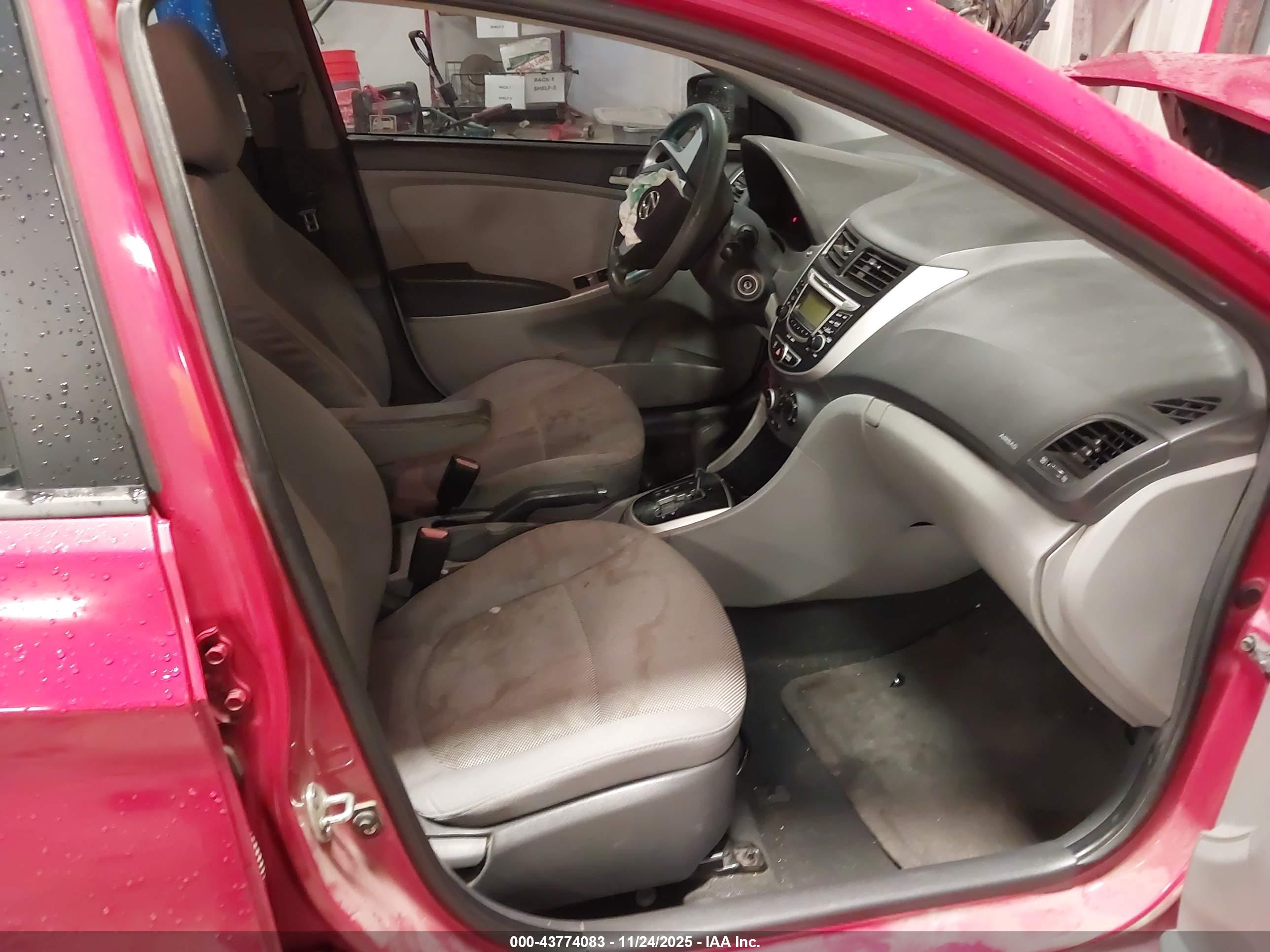 HYUNDAI ACCENT image 5