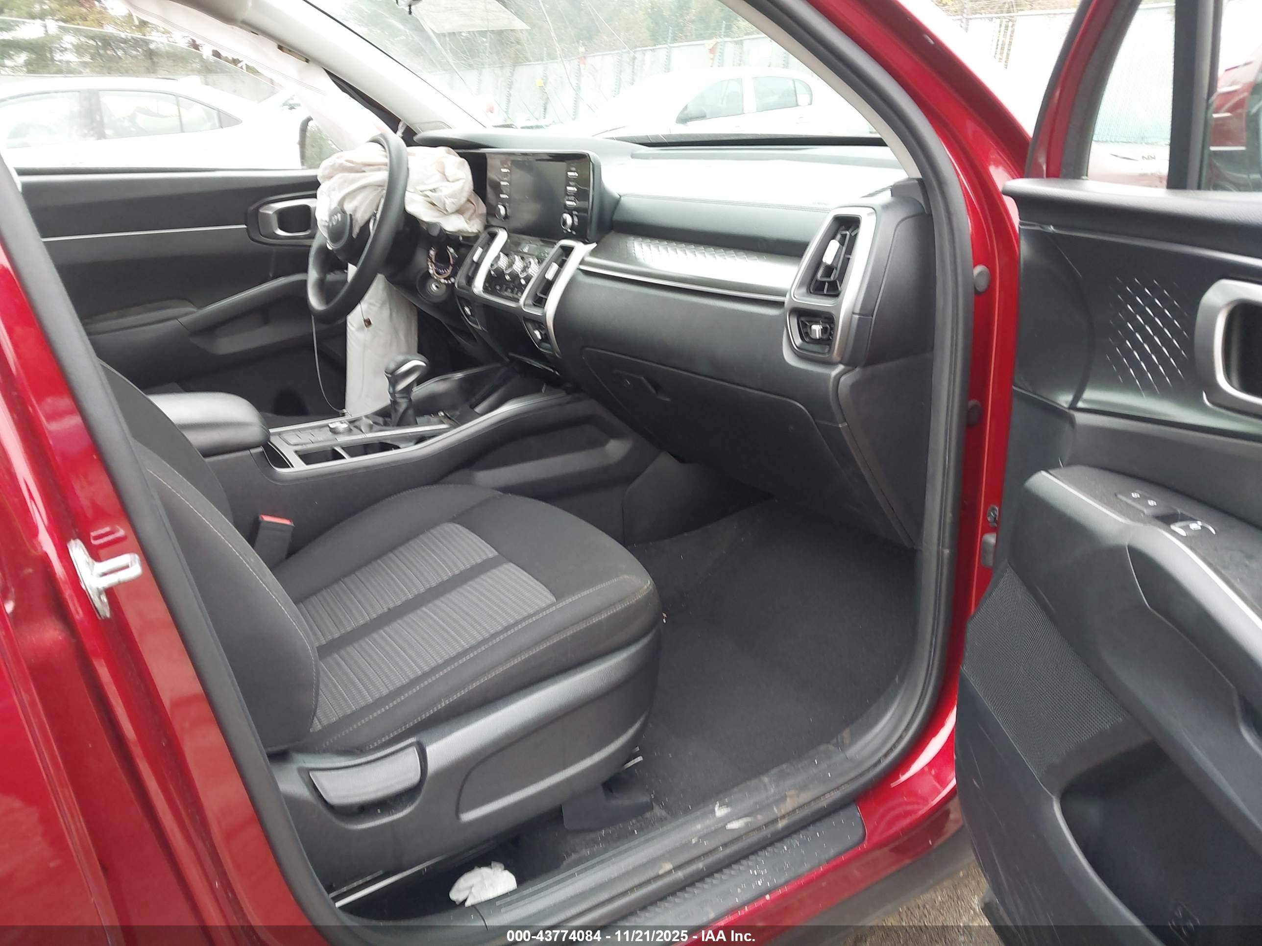 KIA SORENTO image 5