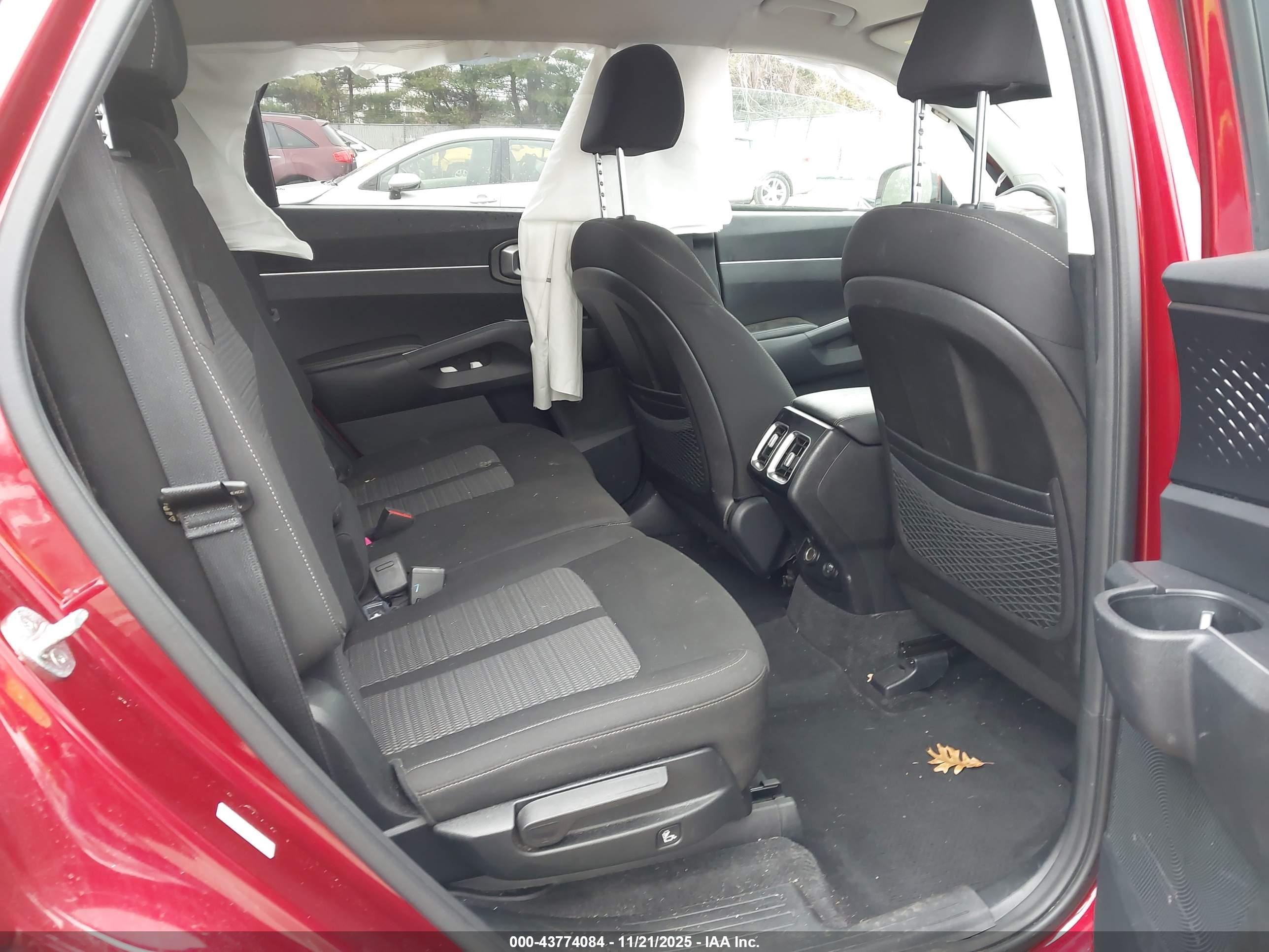 KIA SORENTO image 8