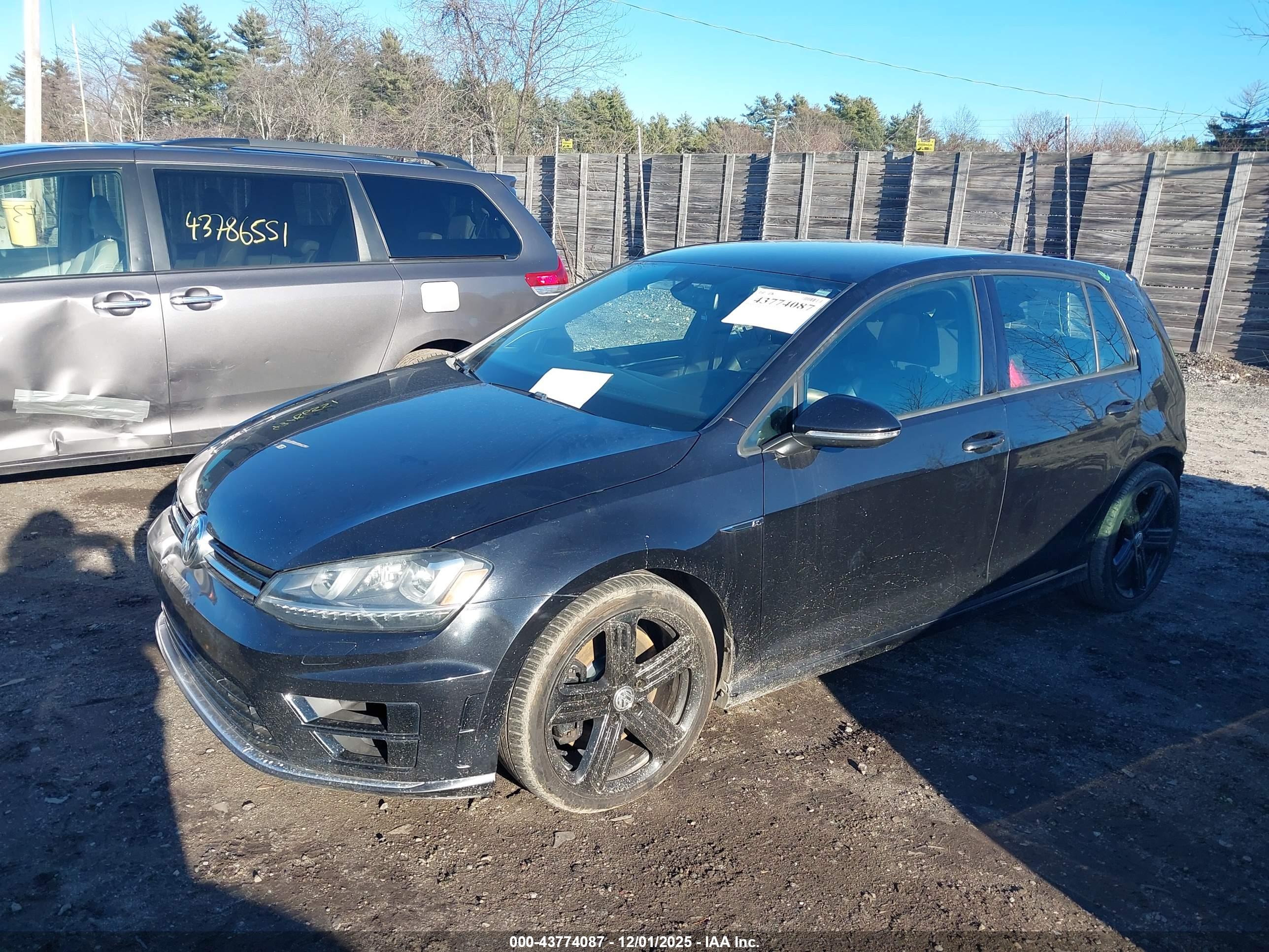 VOLKSWAGEN GOLF image 2