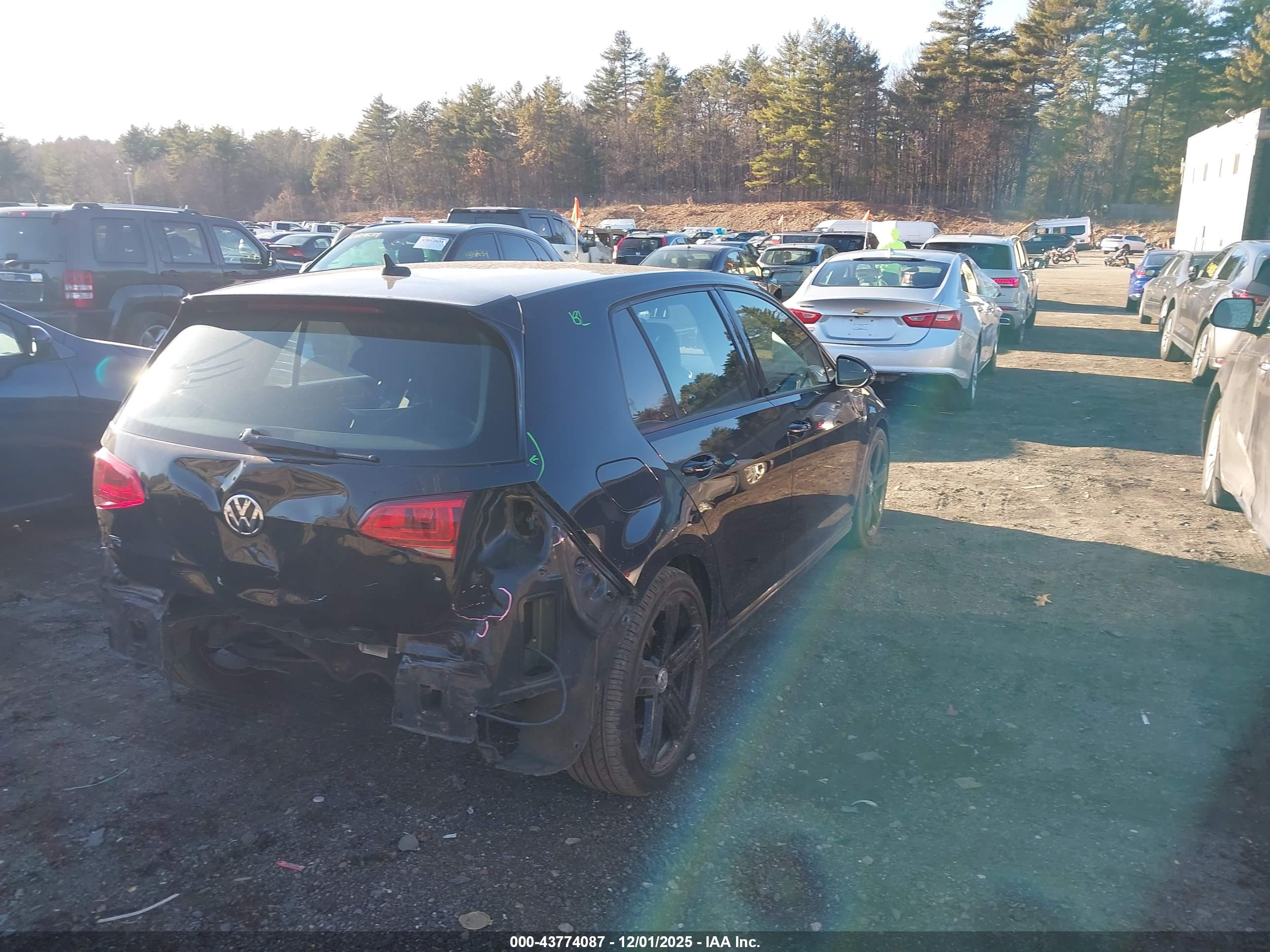 VOLKSWAGEN GOLF image 4