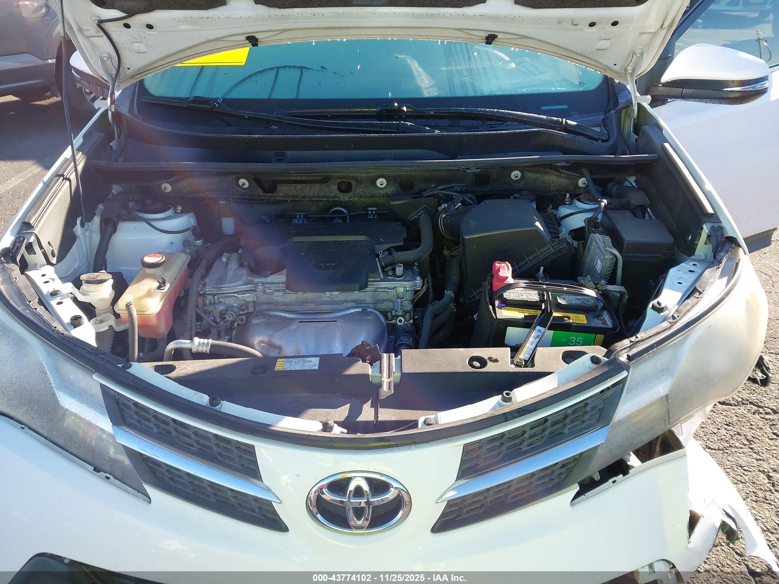 TOYOTA RAV4 image 10