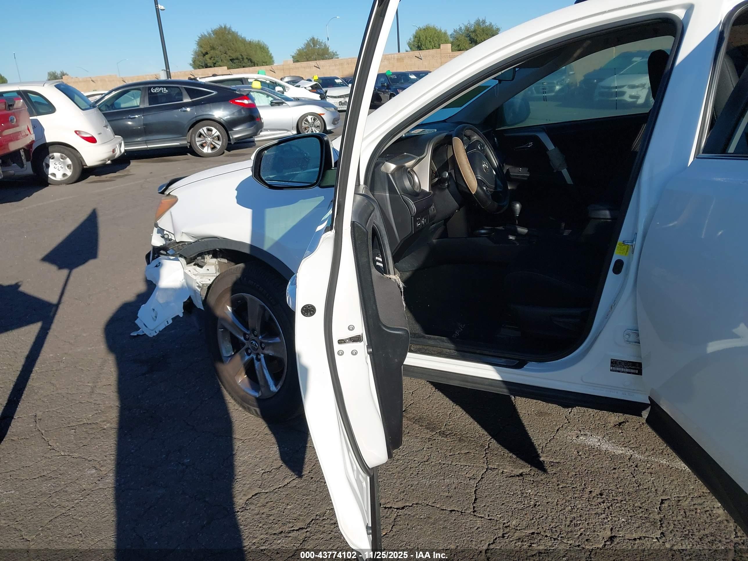 TOYOTA RAV4 image 5