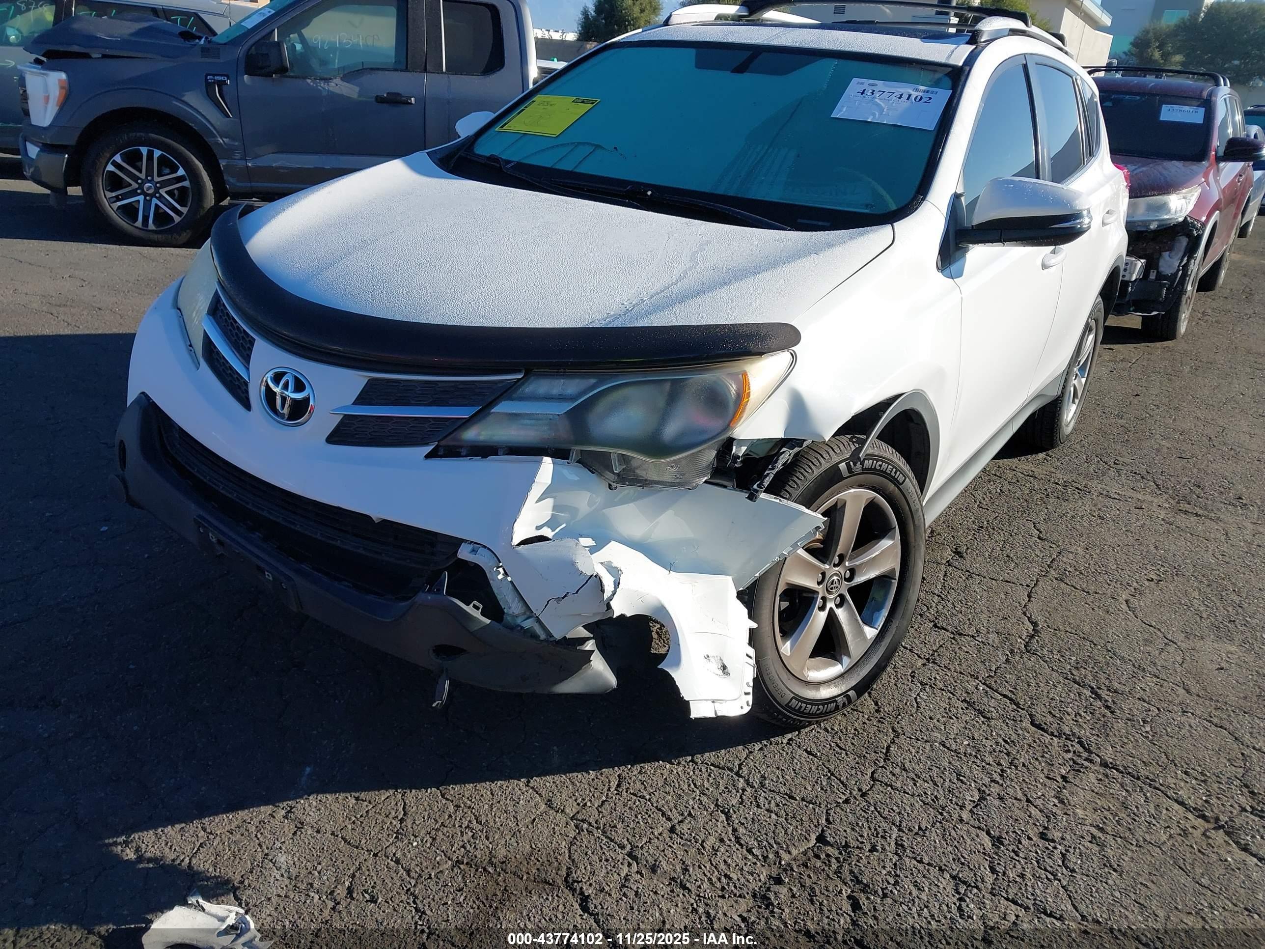 TOYOTA RAV4 image 6