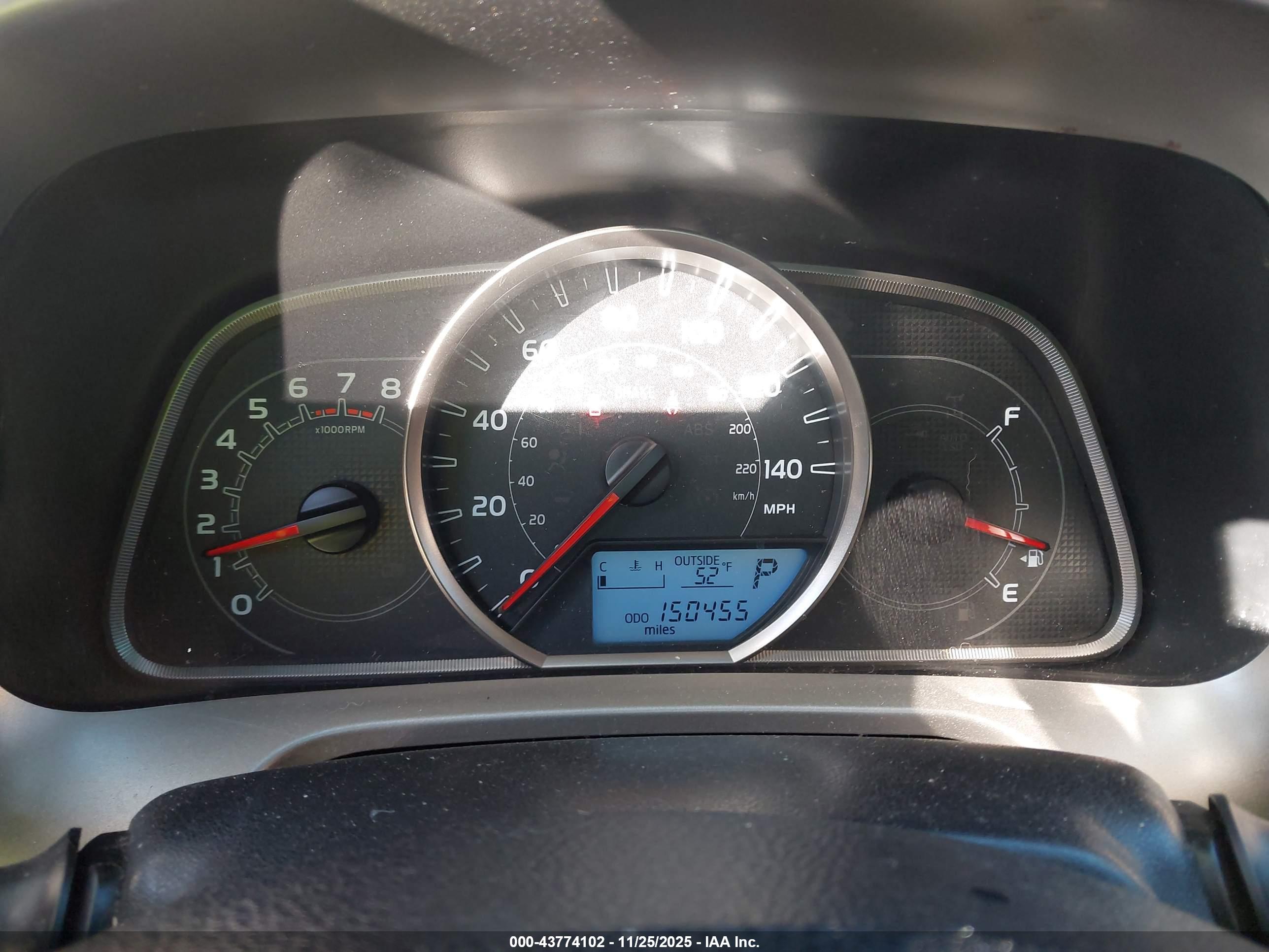 TOYOTA RAV4 image 7
