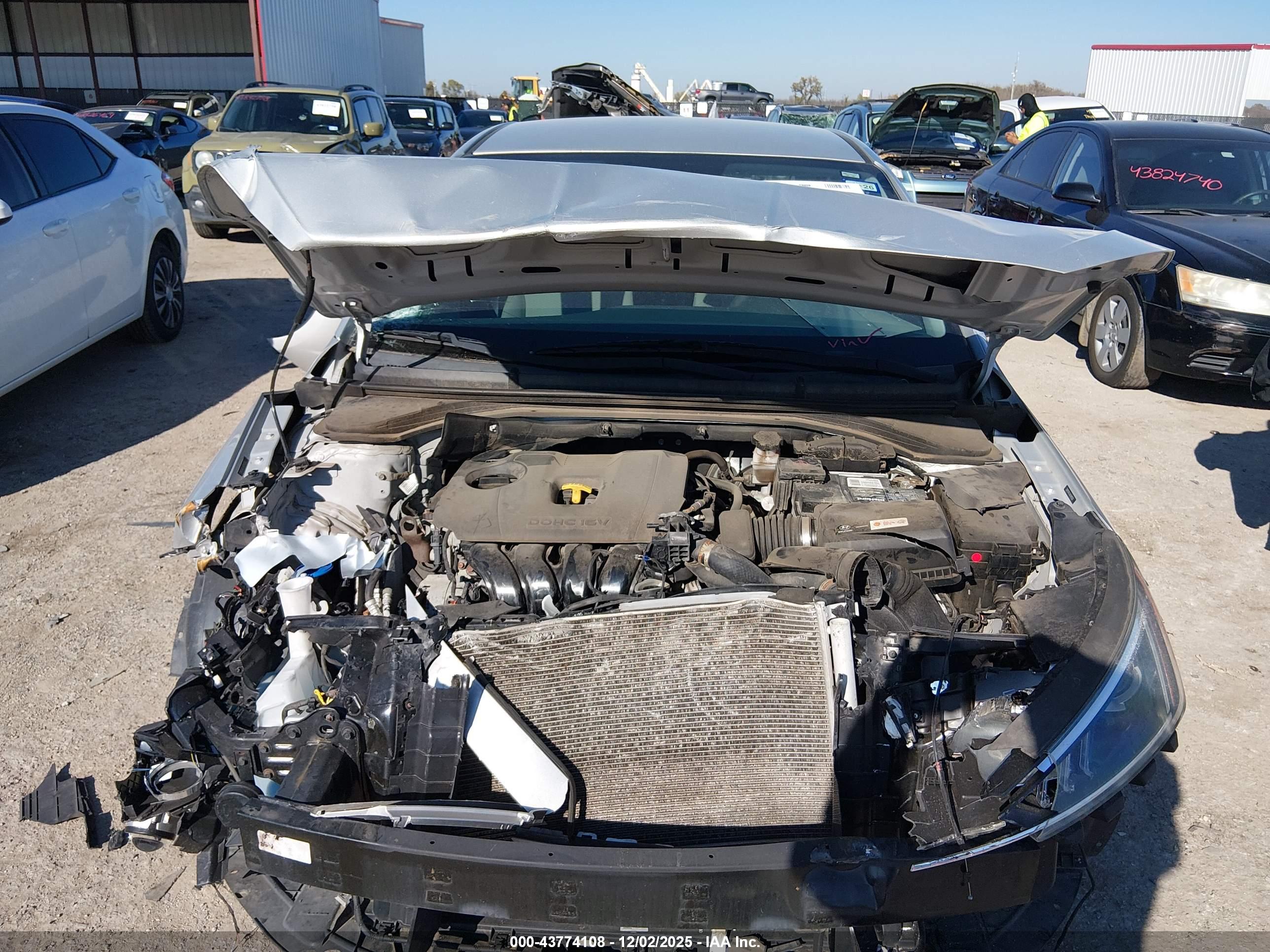 HYUNDAI ELANTRA image 10