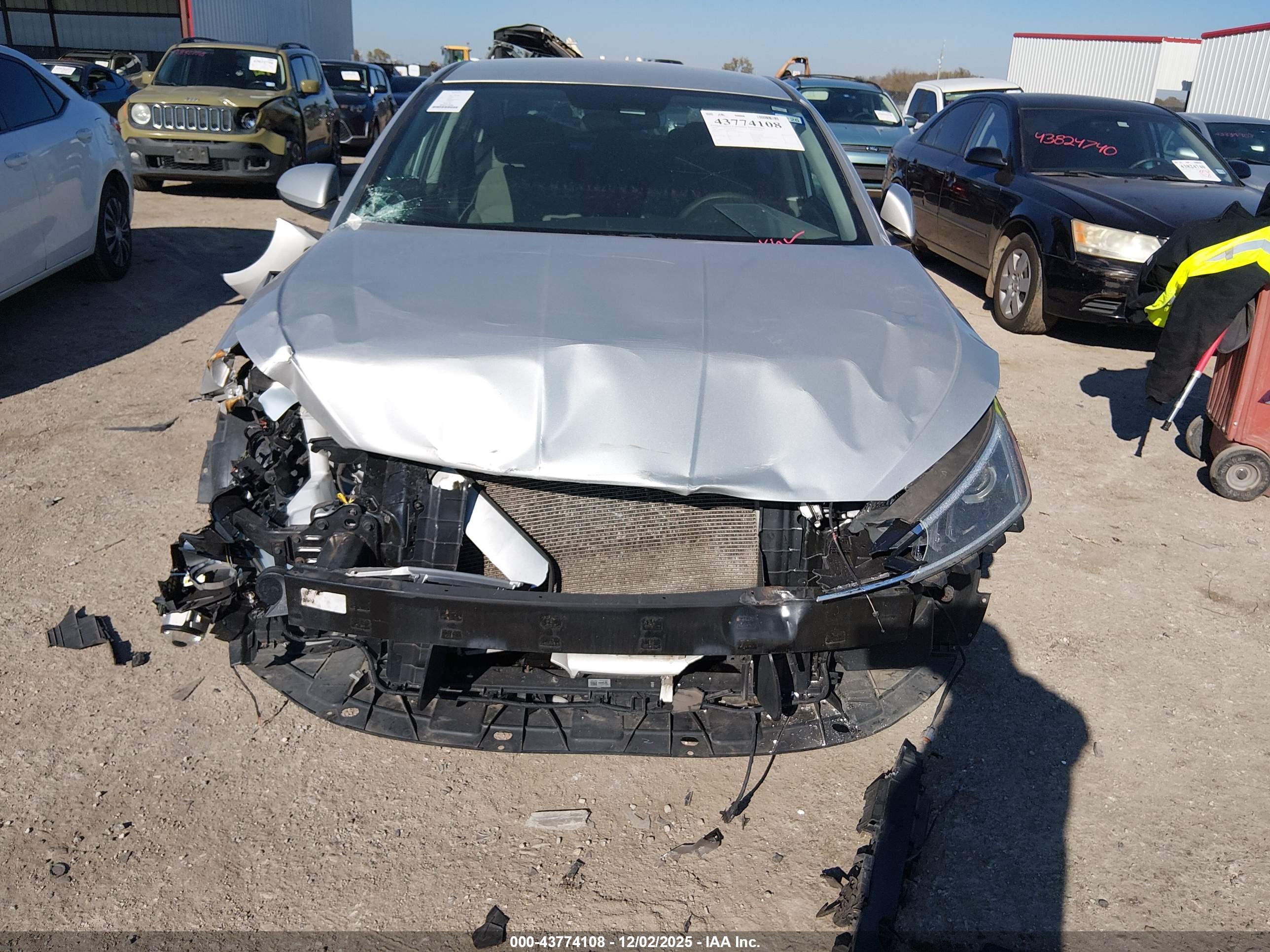 HYUNDAI ELANTRA image 6