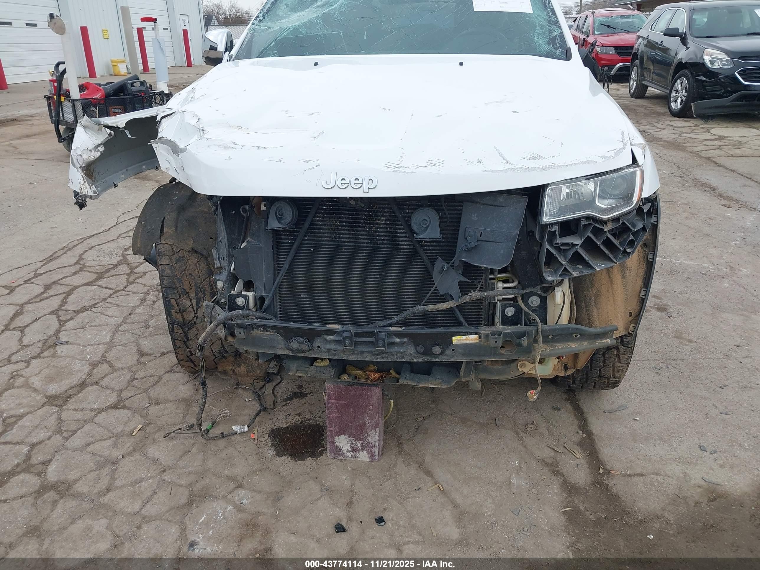 JEEP GRAND image 6