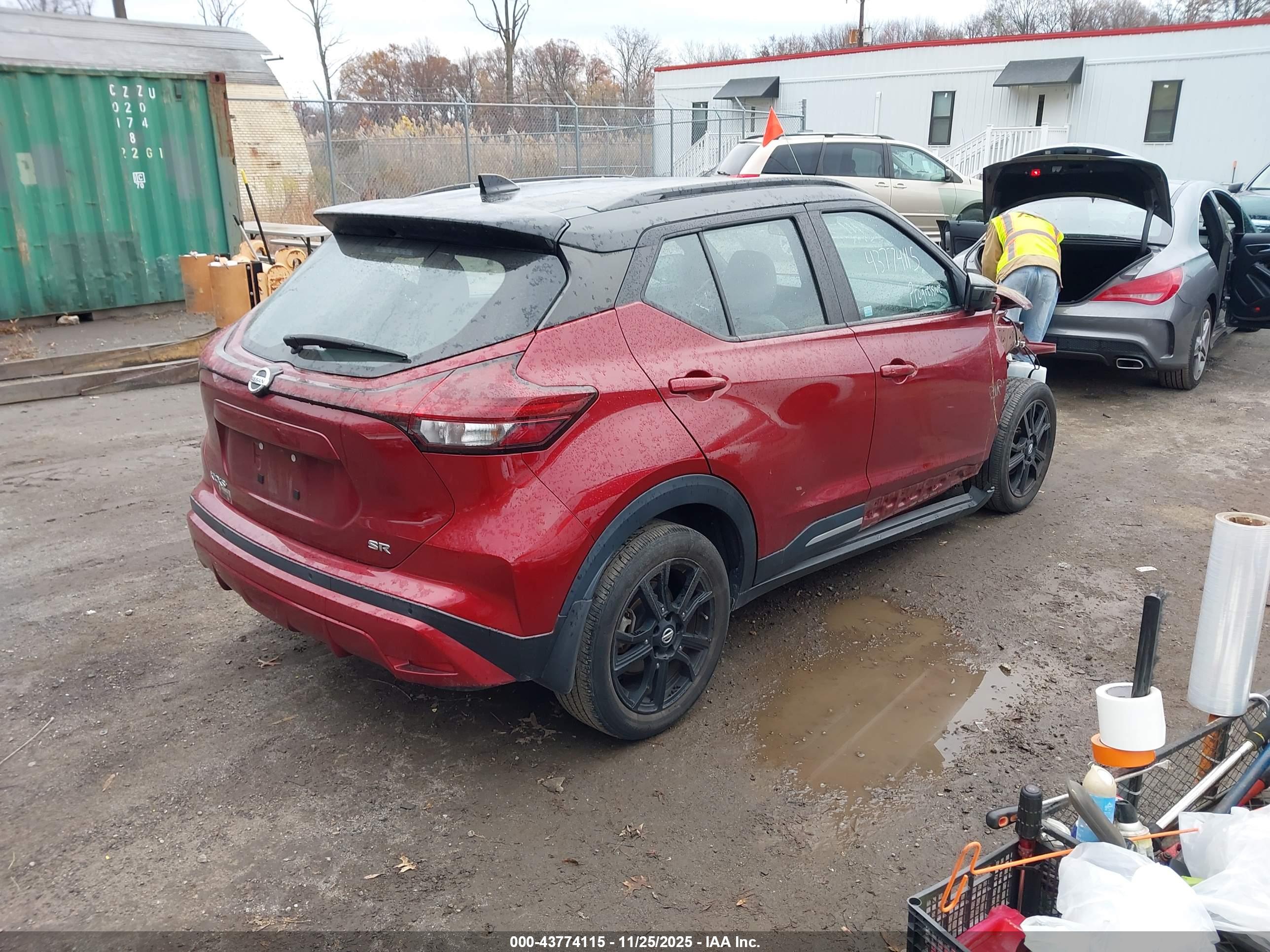 NISSAN KICKS image 4