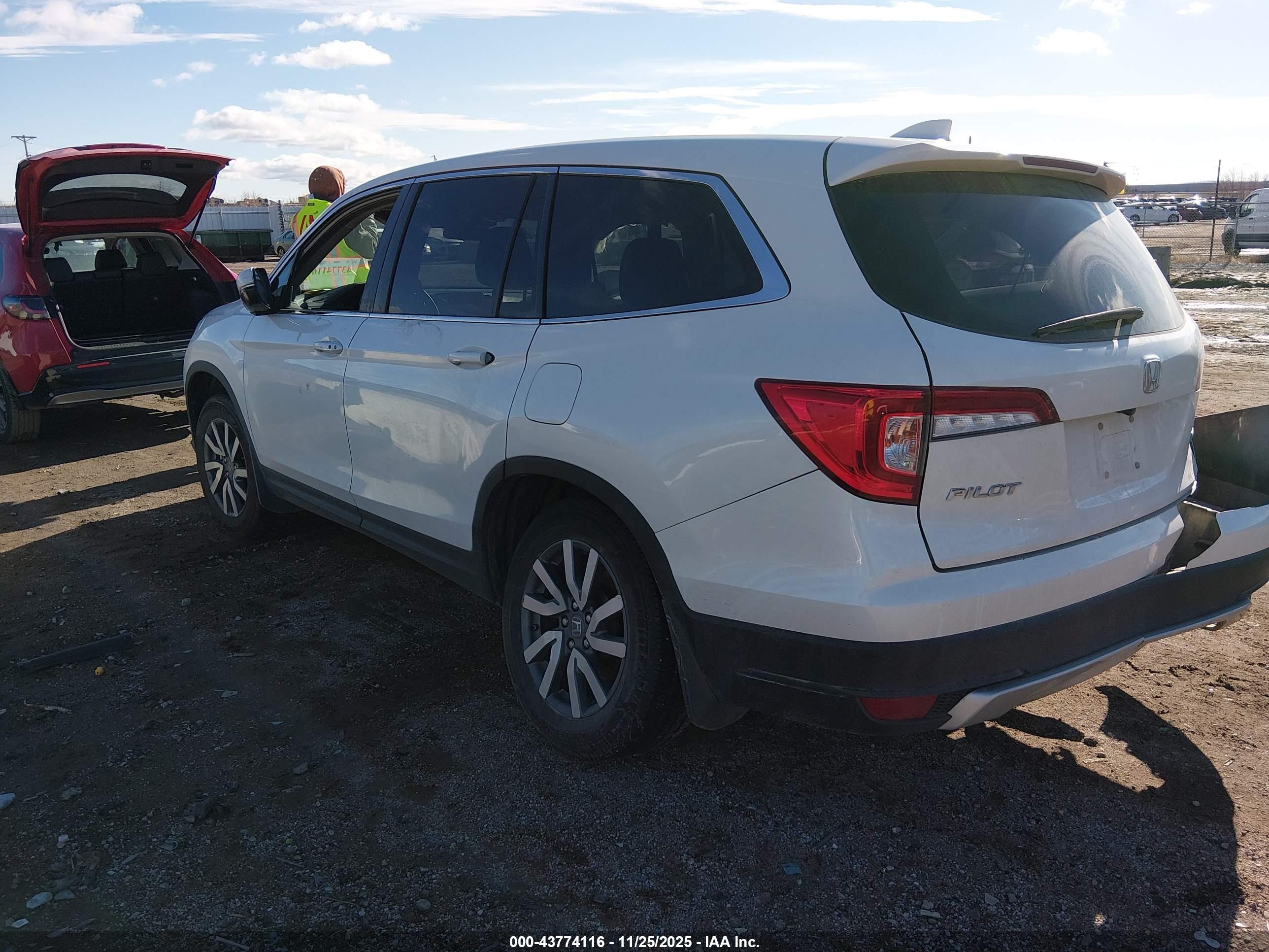 HONDA PILOT image 3
