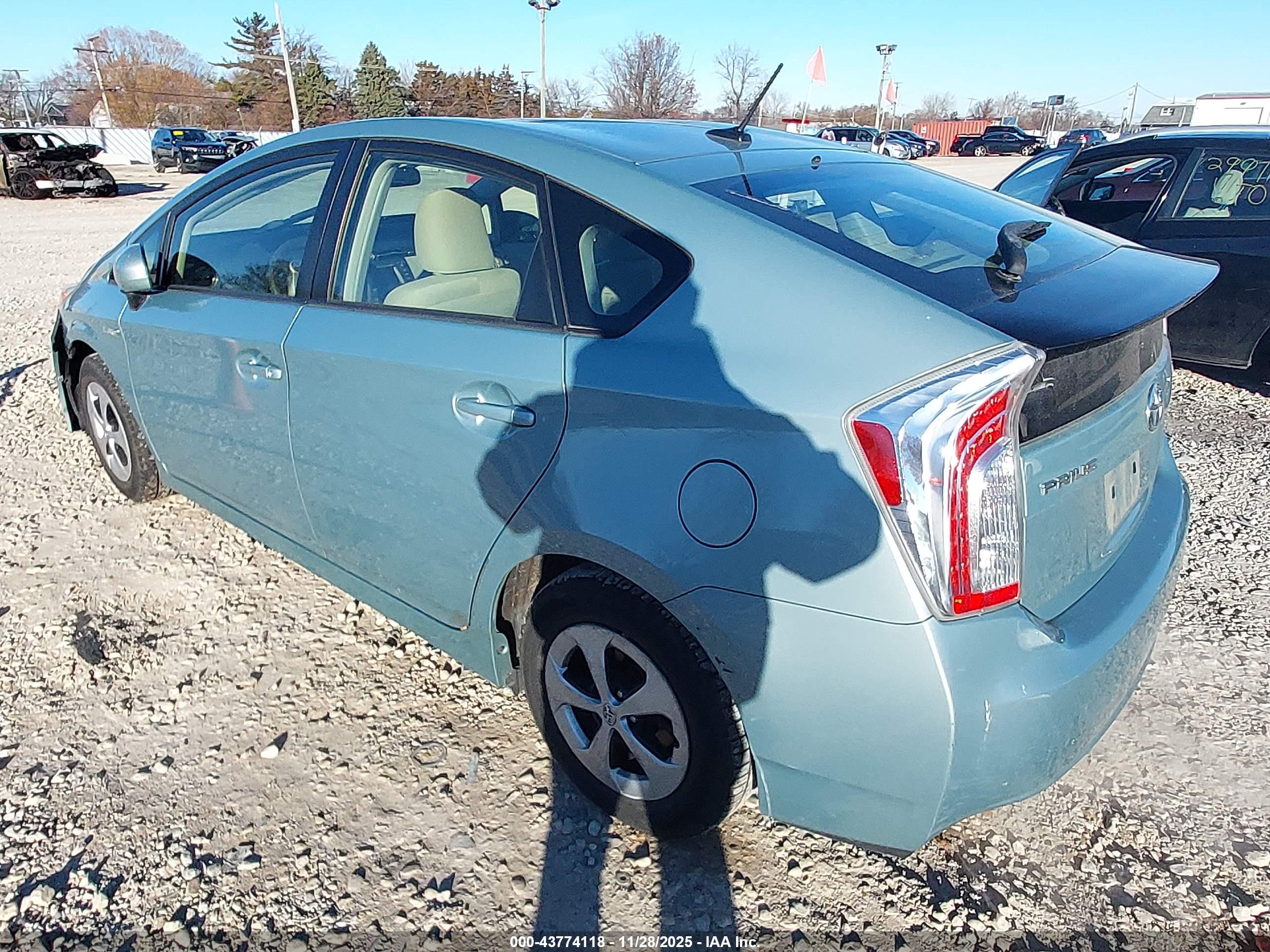 TOYOTA PRIUS image 3
