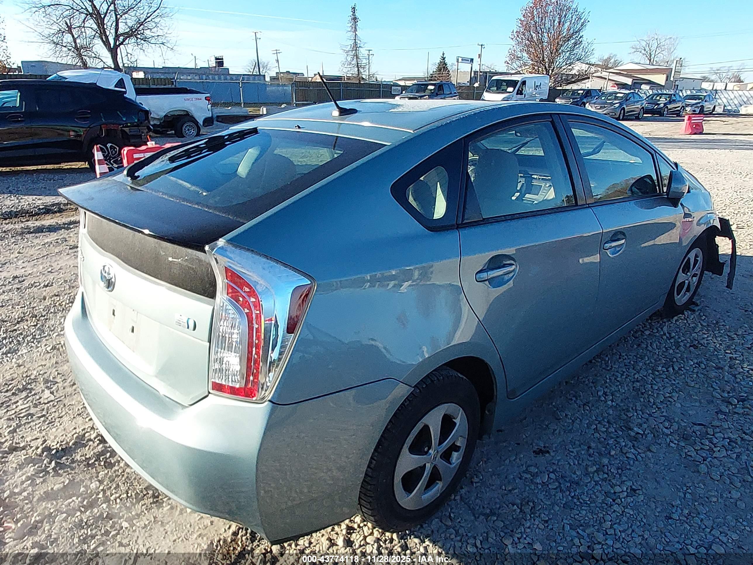 TOYOTA PRIUS image 4