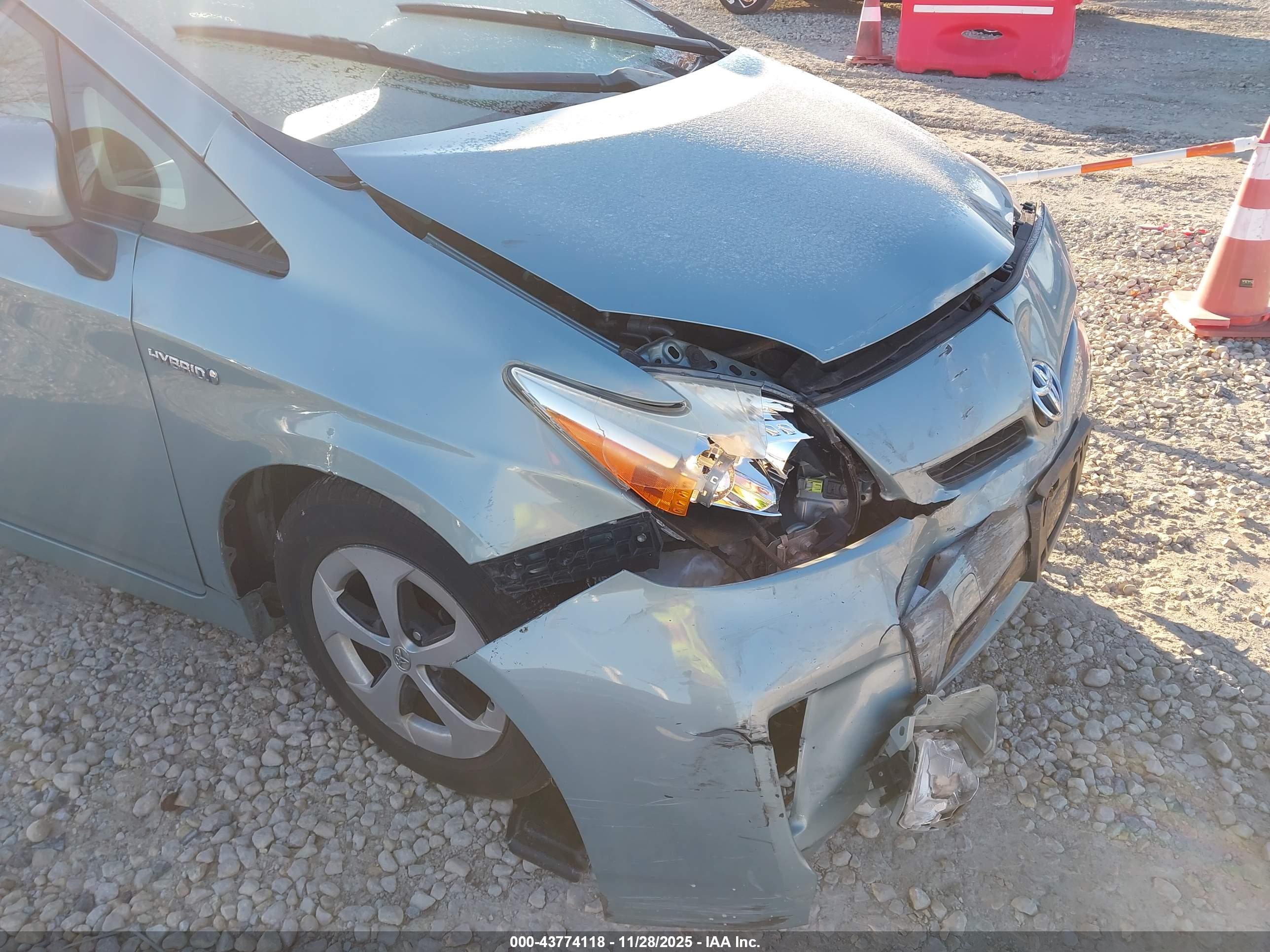 TOYOTA PRIUS image 6