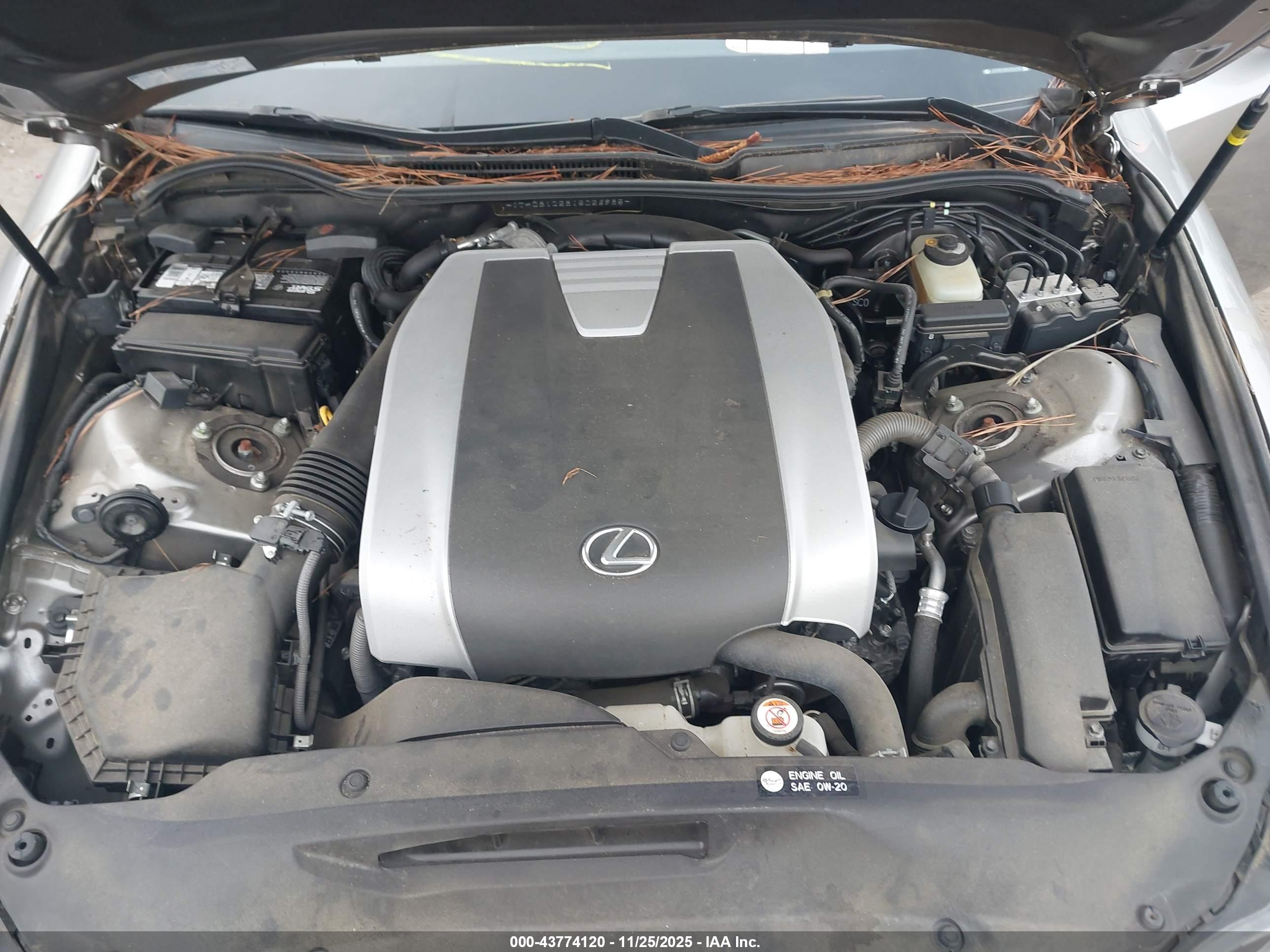 LEXUS IS image 10