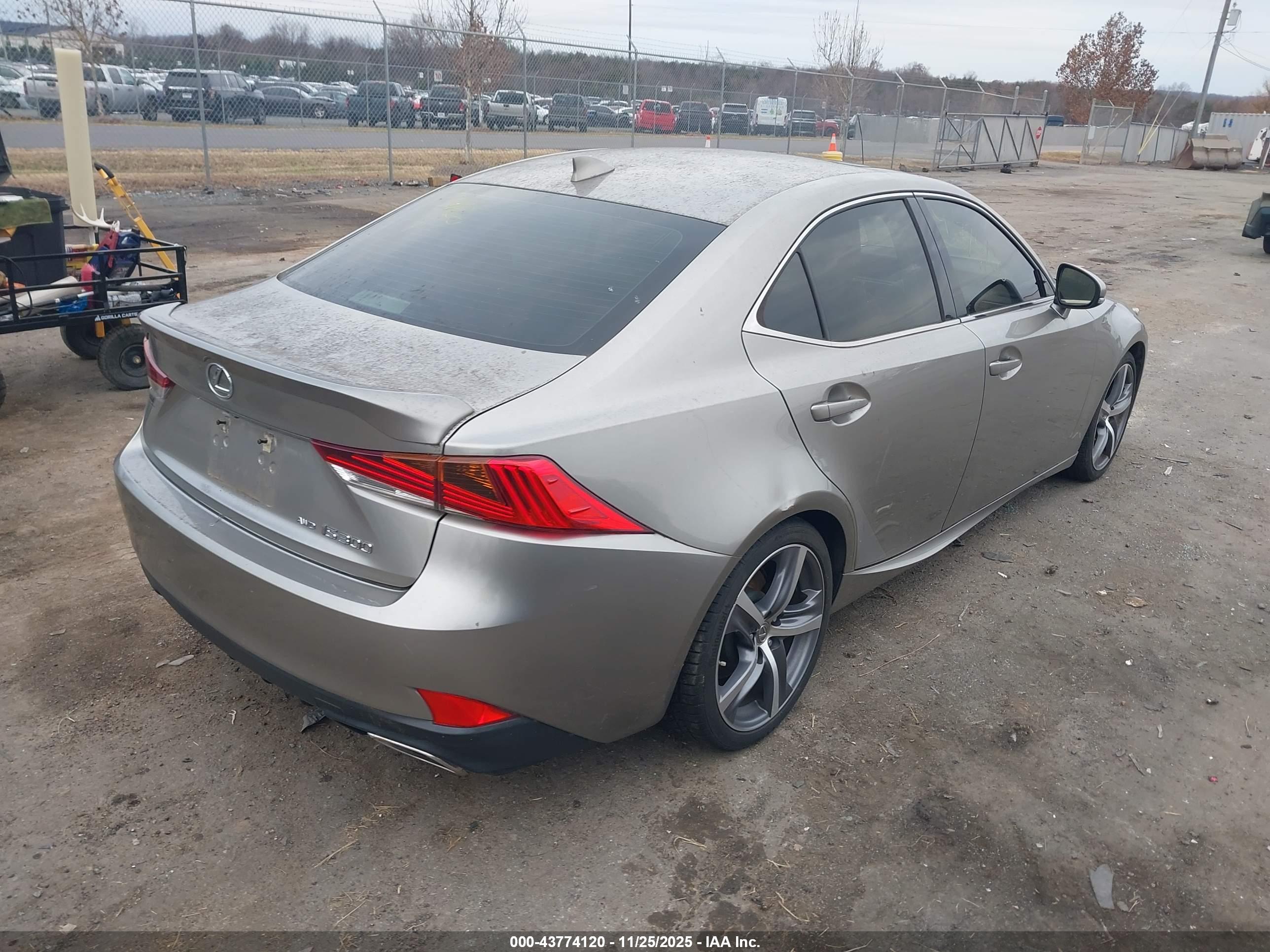 LEXUS IS image 4