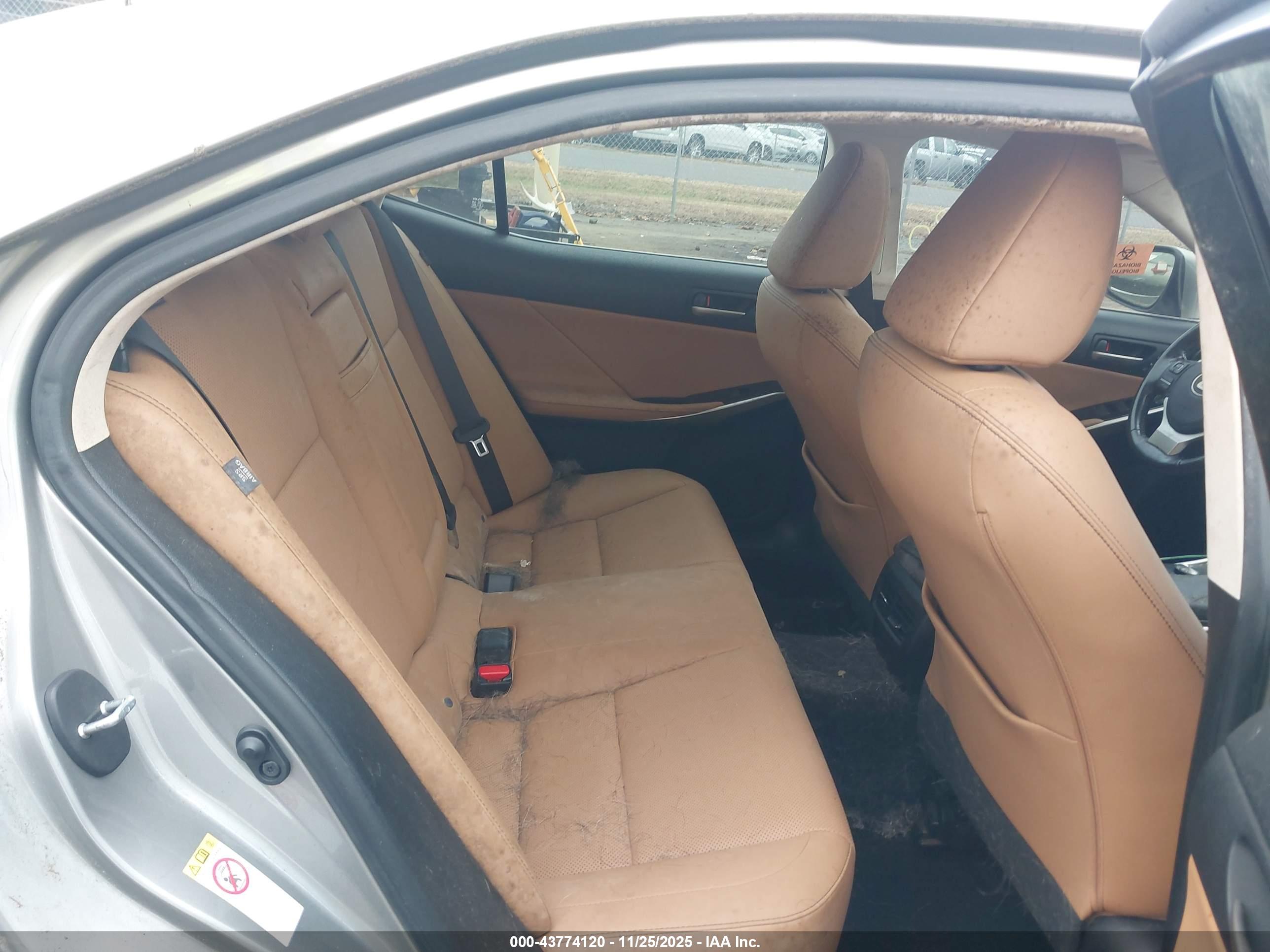 LEXUS IS image 8