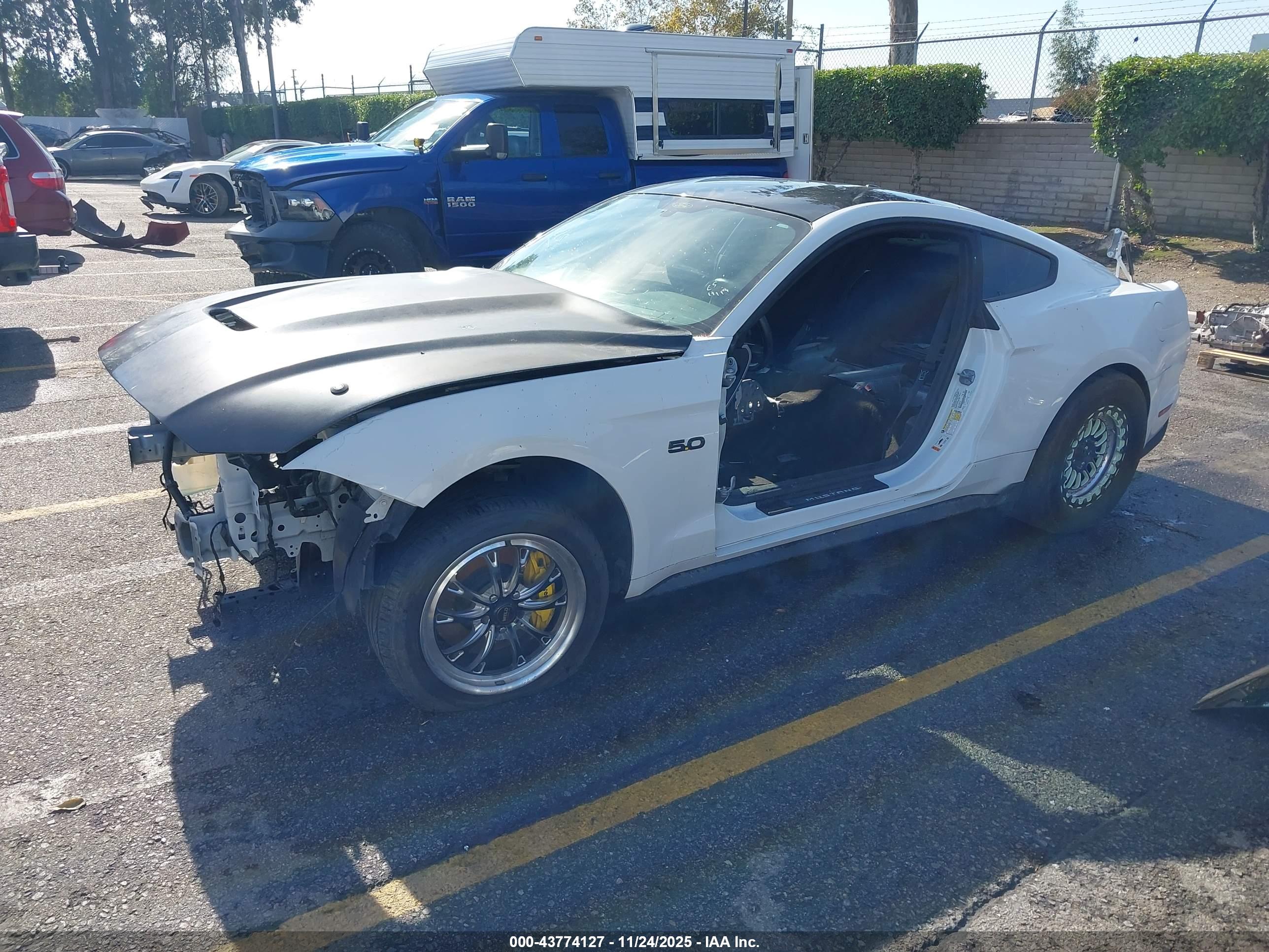 FORD MUSTANG image 2