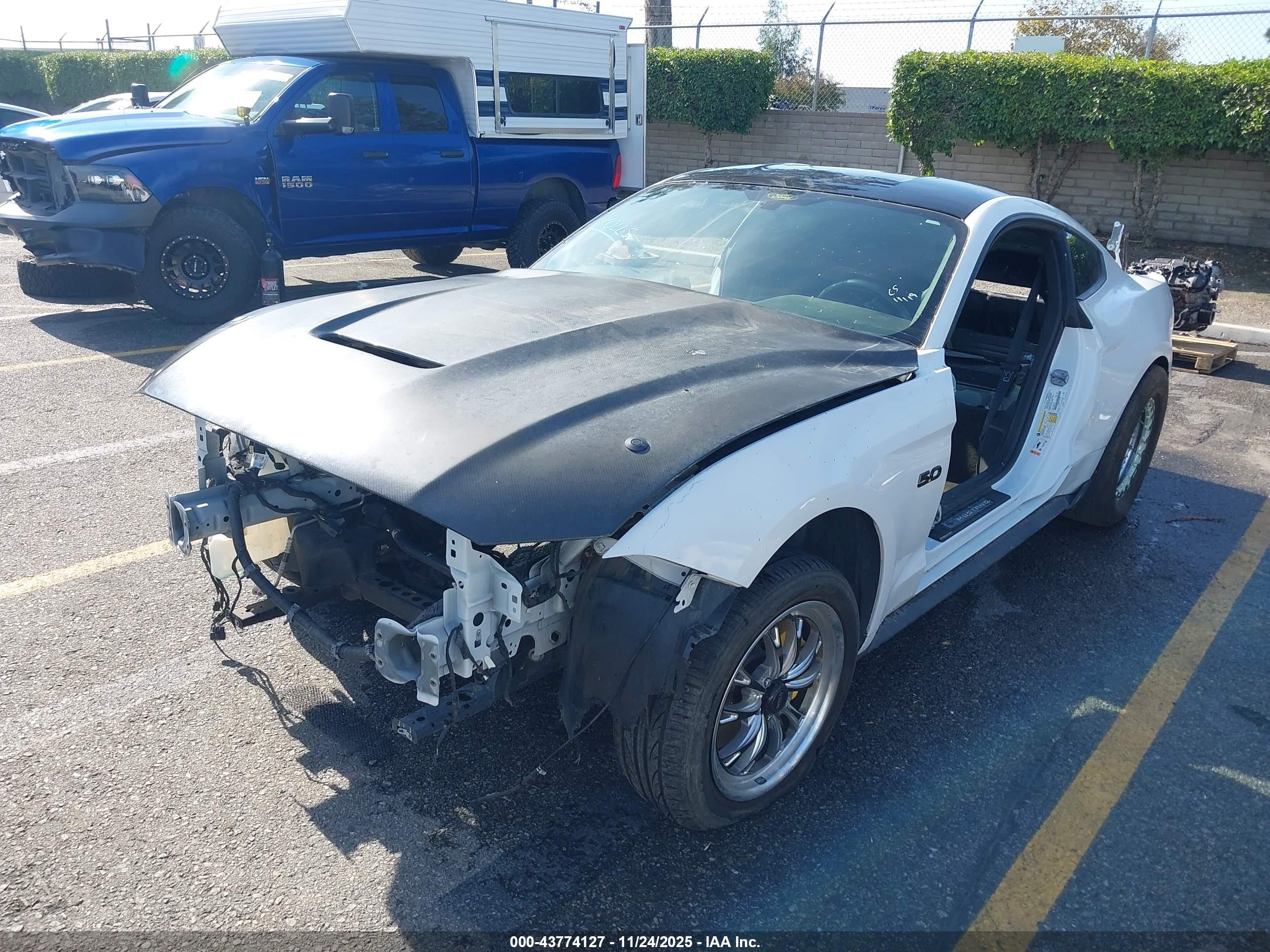 FORD MUSTANG image 6