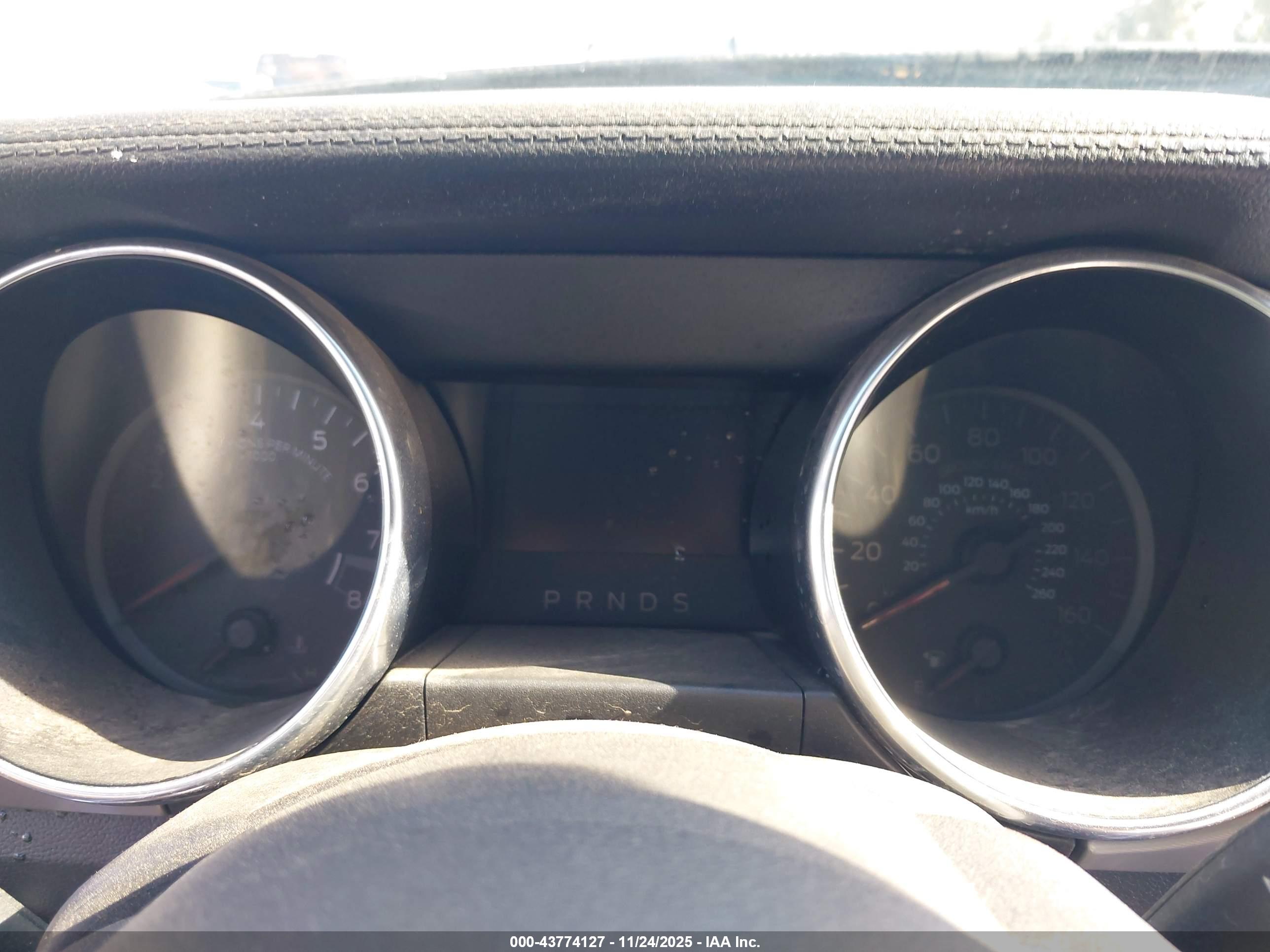FORD MUSTANG image 7
