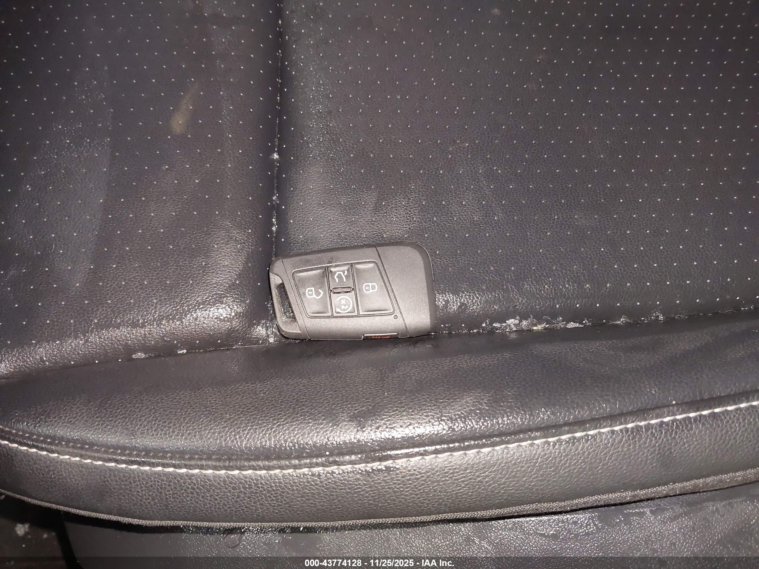 VOLKSWAGEN ATLAS image 11