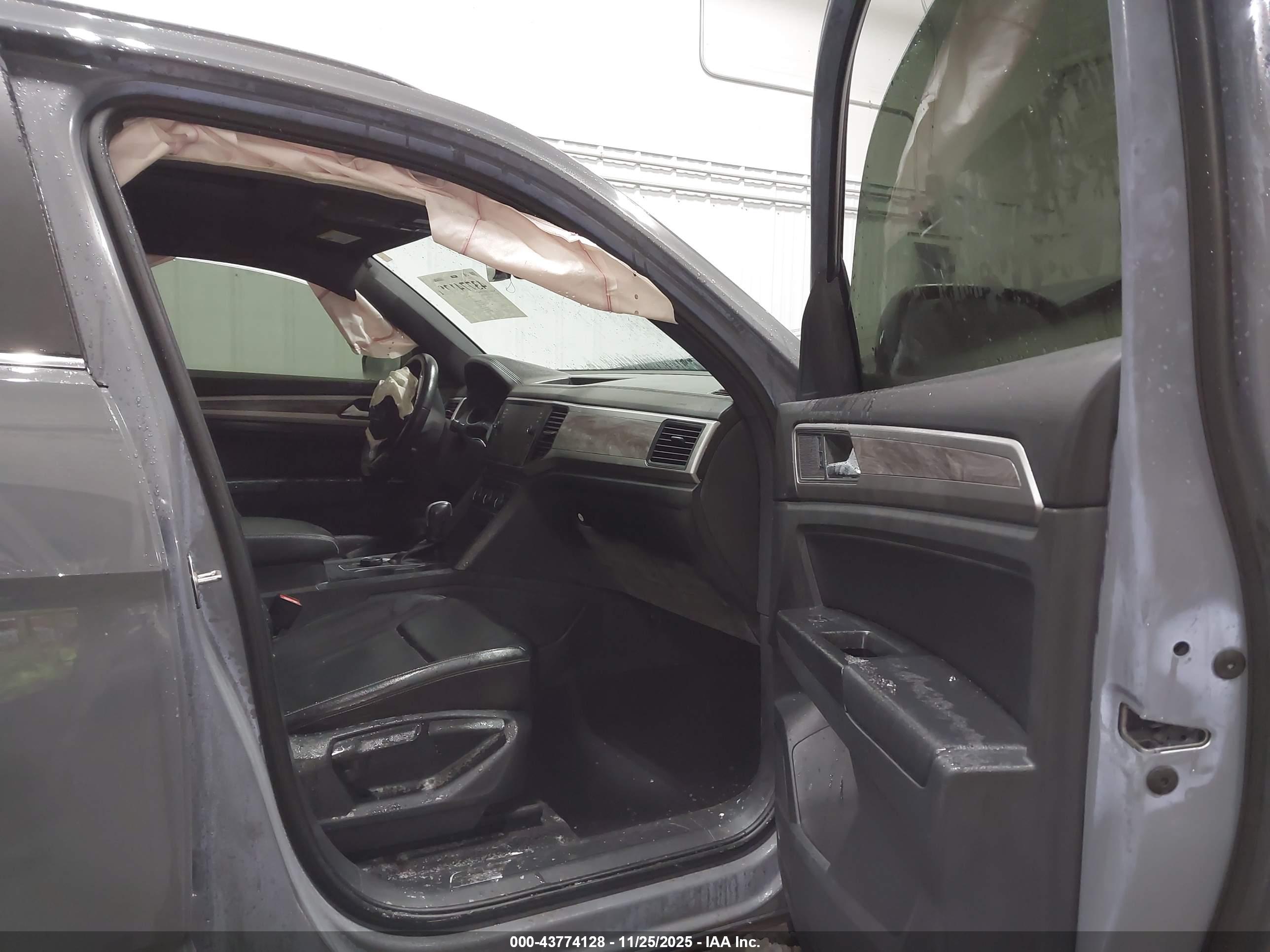 VOLKSWAGEN ATLAS image 5