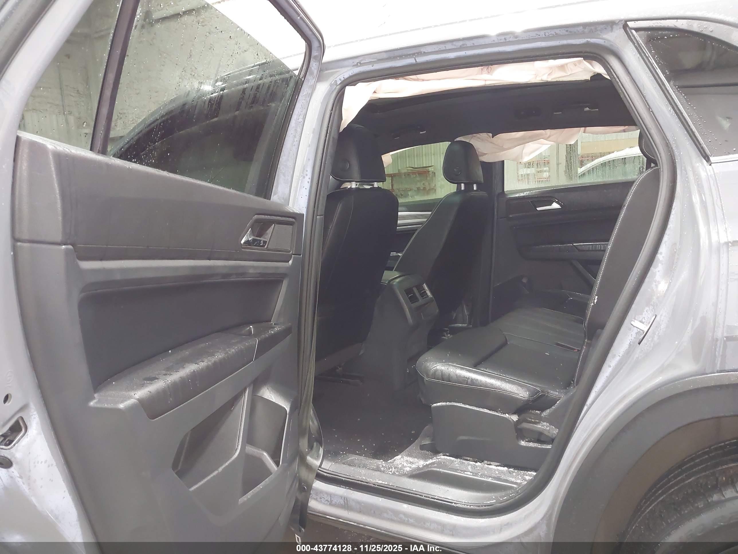 VOLKSWAGEN ATLAS image 8