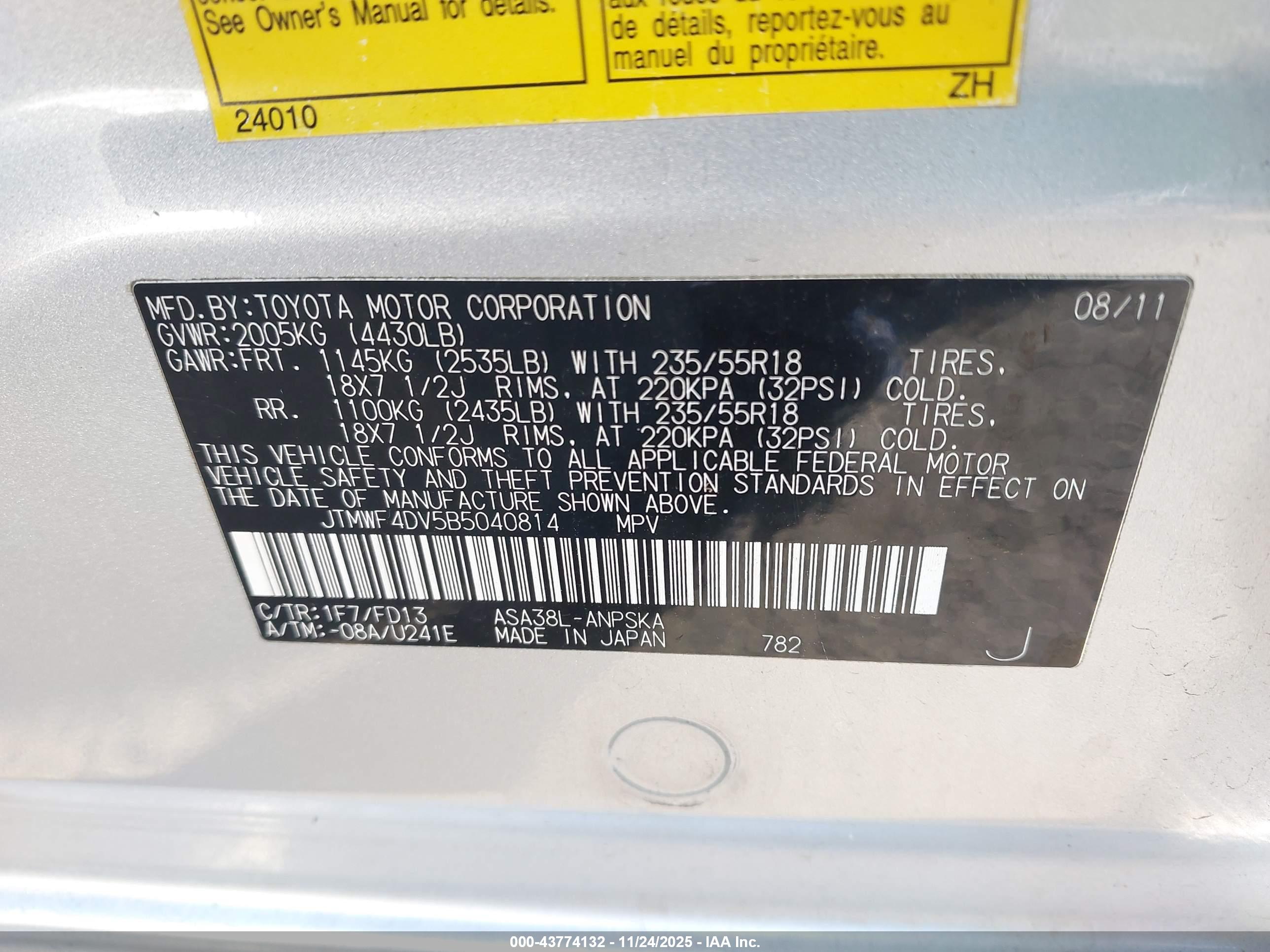TOYOTA RAV4 image 9