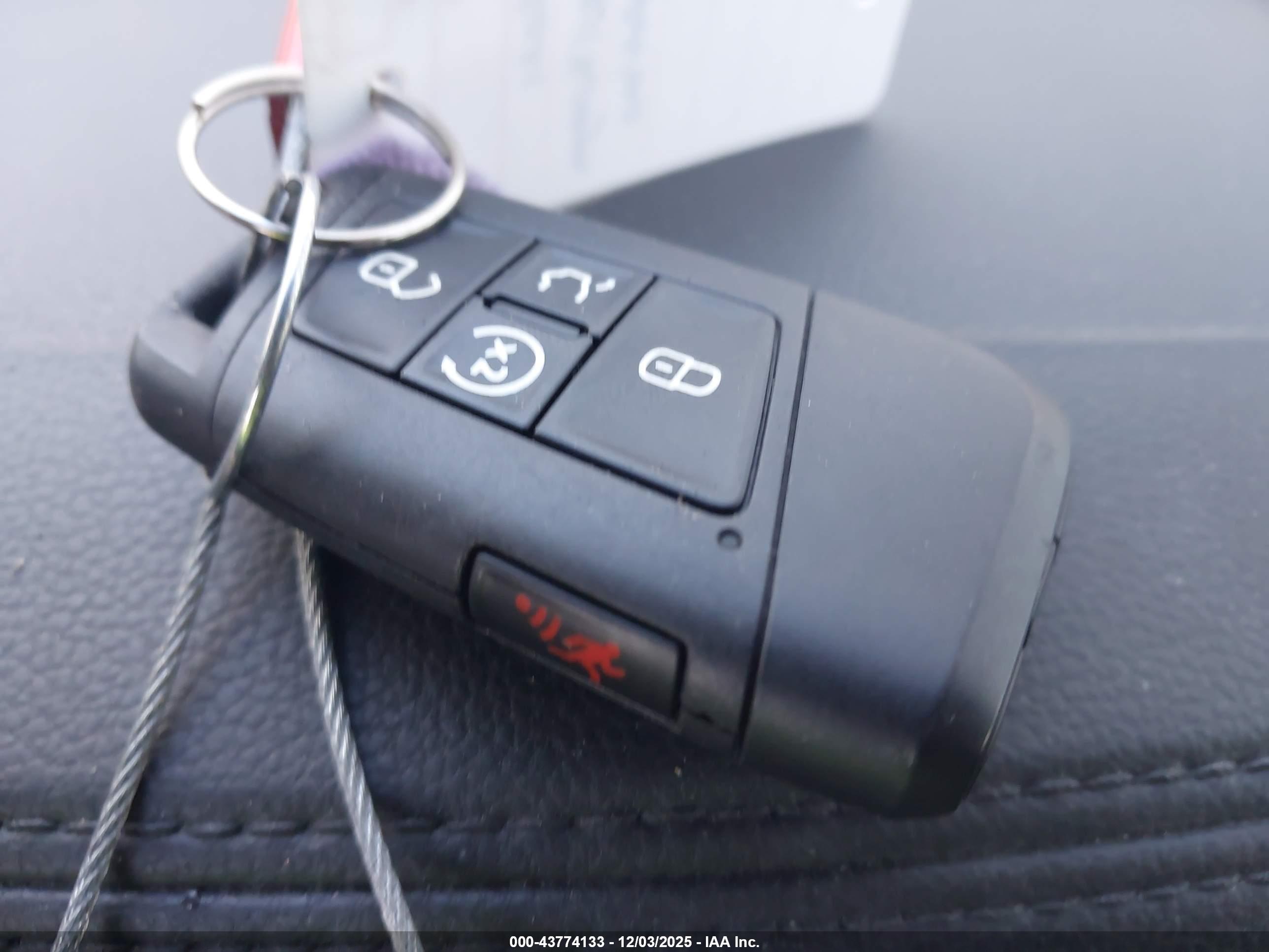 VOLKSWAGEN ATLAS image 11