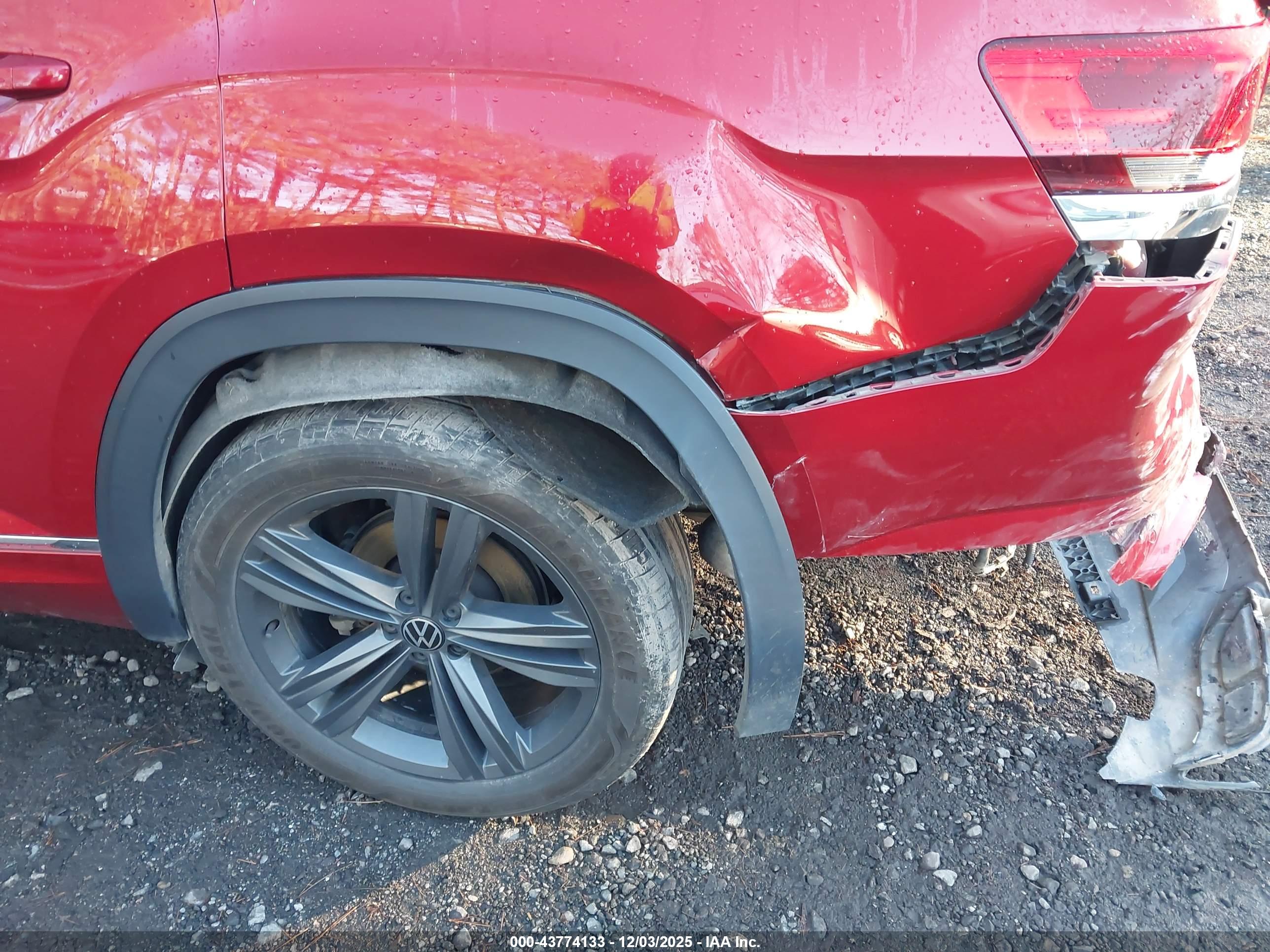 VOLKSWAGEN ATLAS image 6