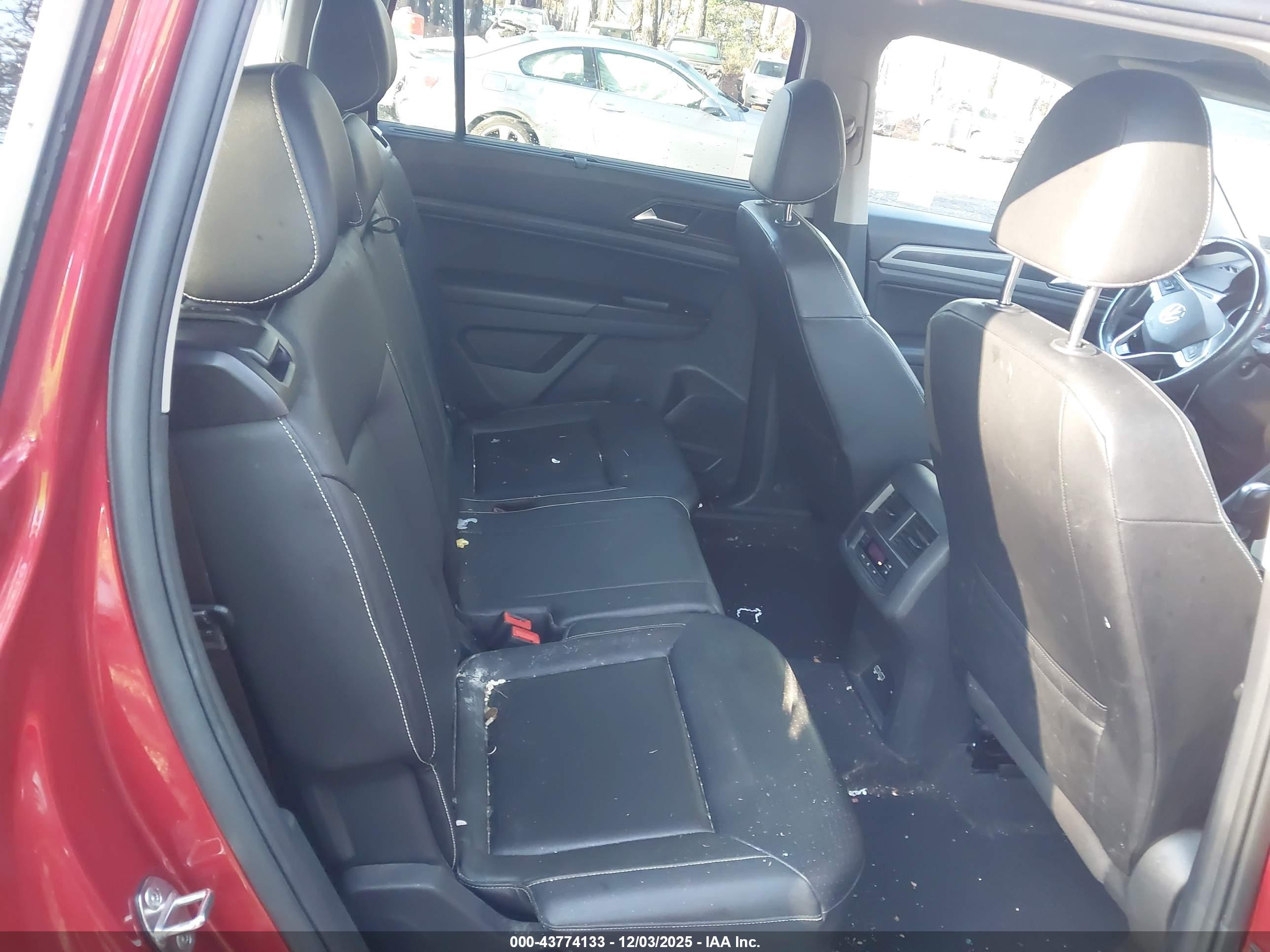 VOLKSWAGEN ATLAS image 8