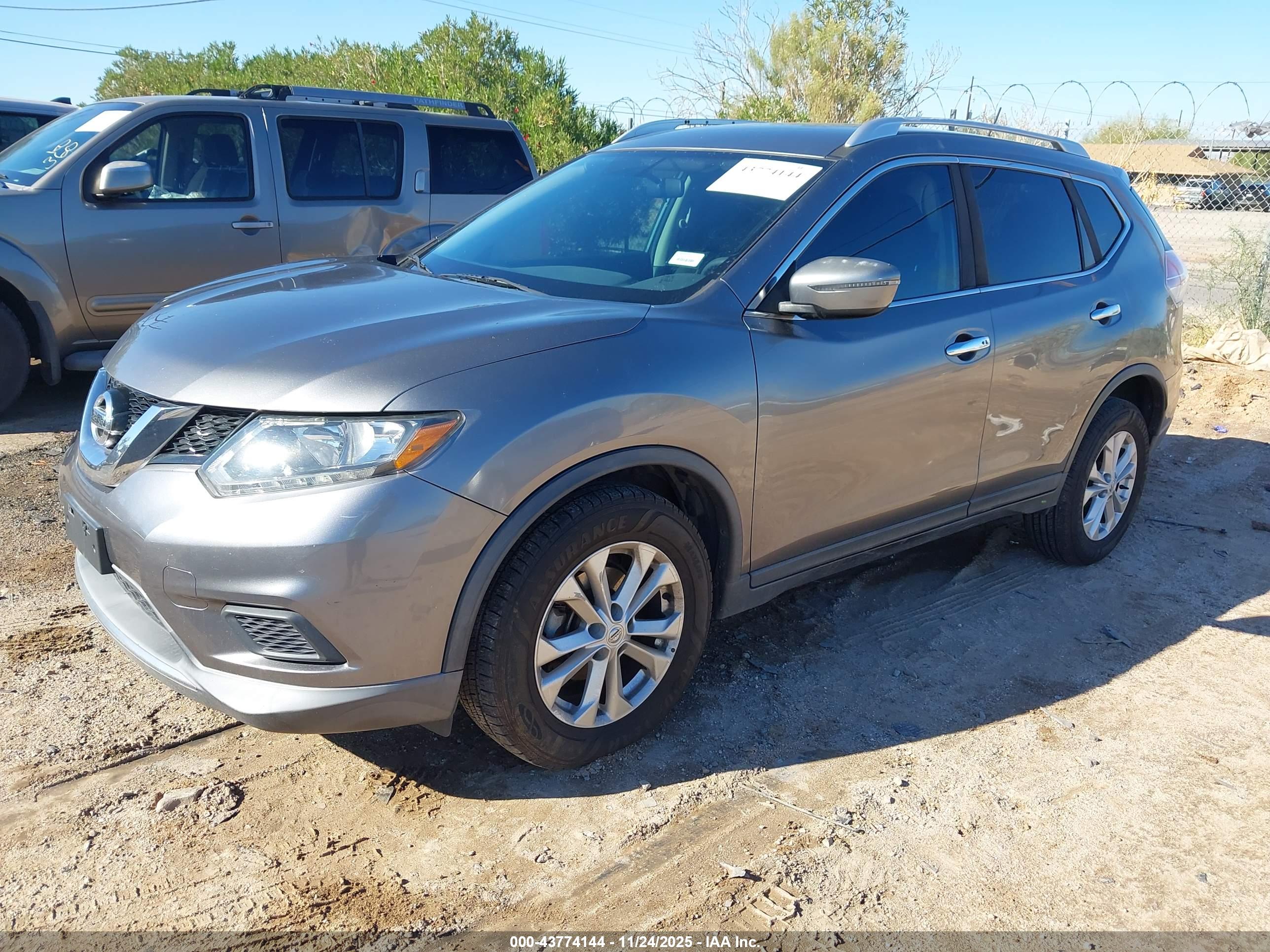 NISSAN ROGUE image 2