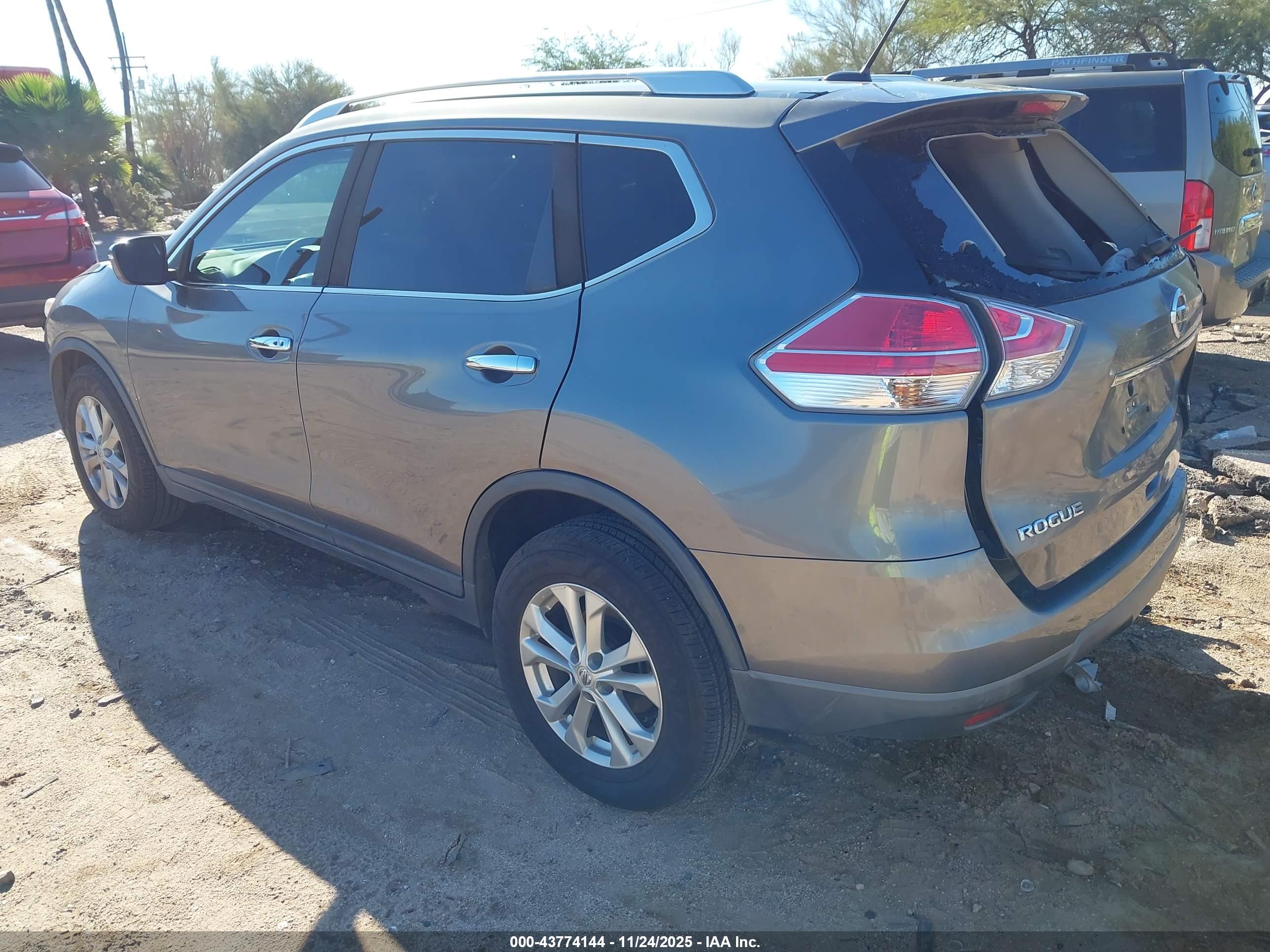 NISSAN ROGUE image 3