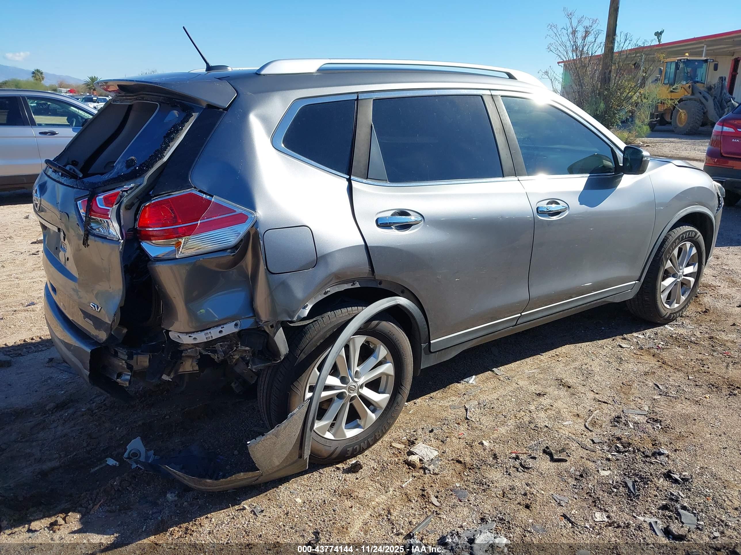 NISSAN ROGUE image 4