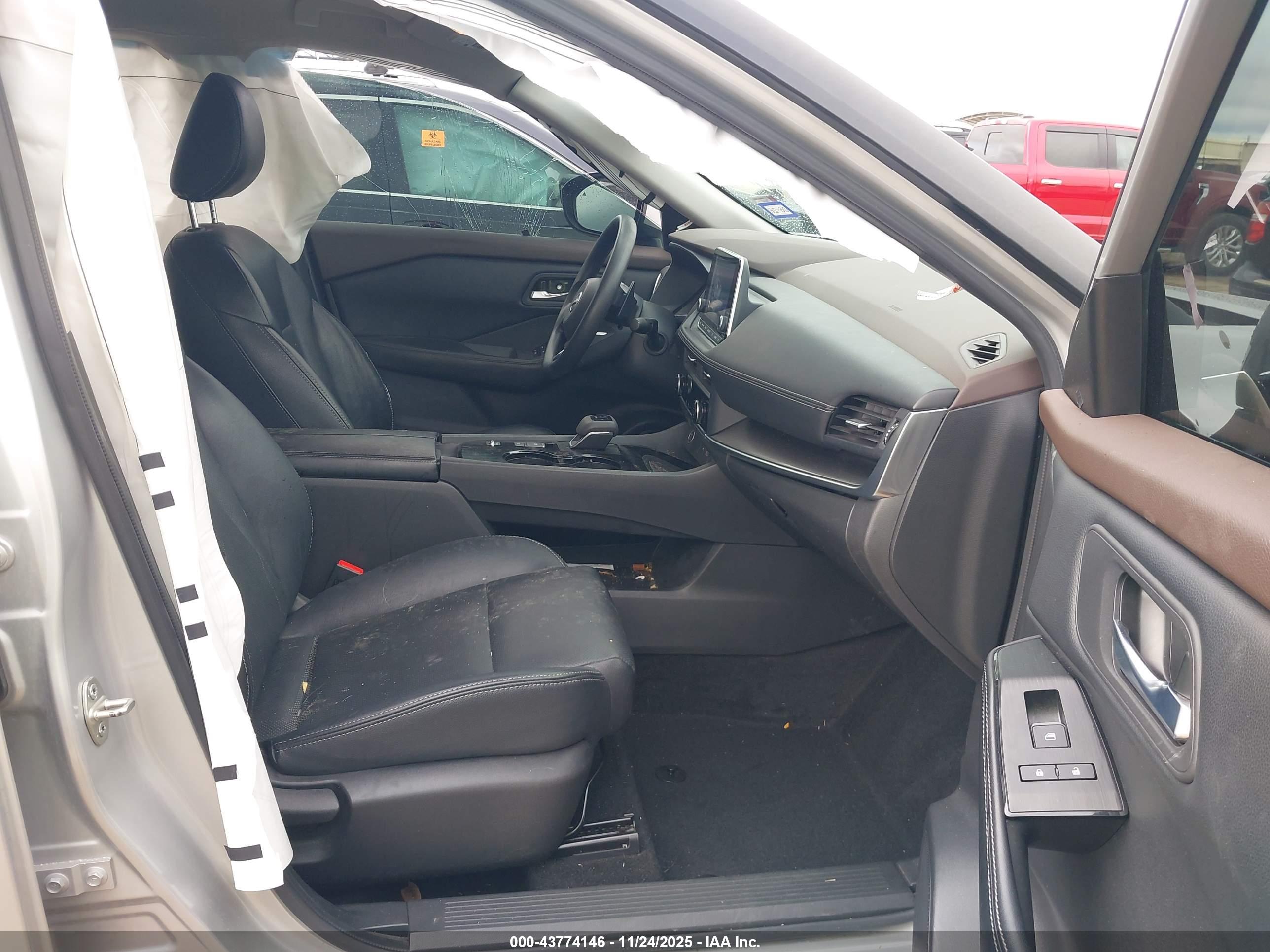 NISSAN ROGUE image 5