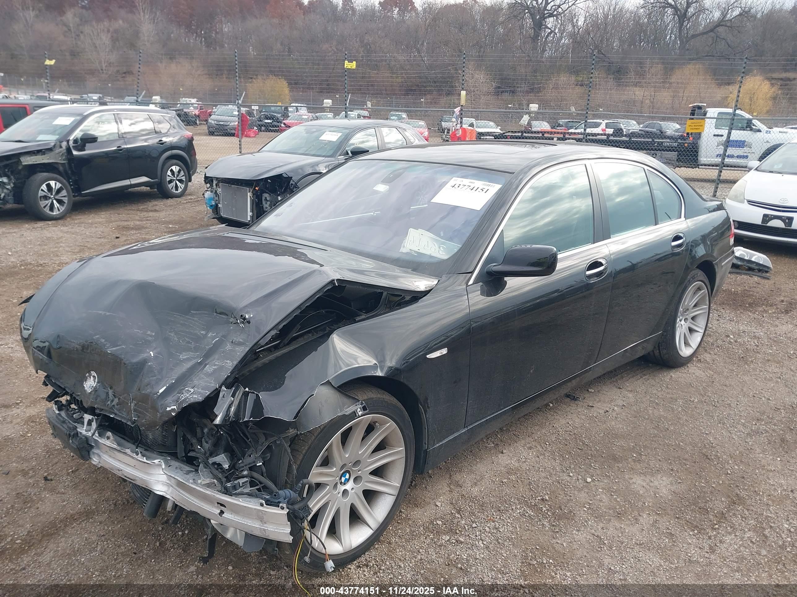 BMW 750I image 2