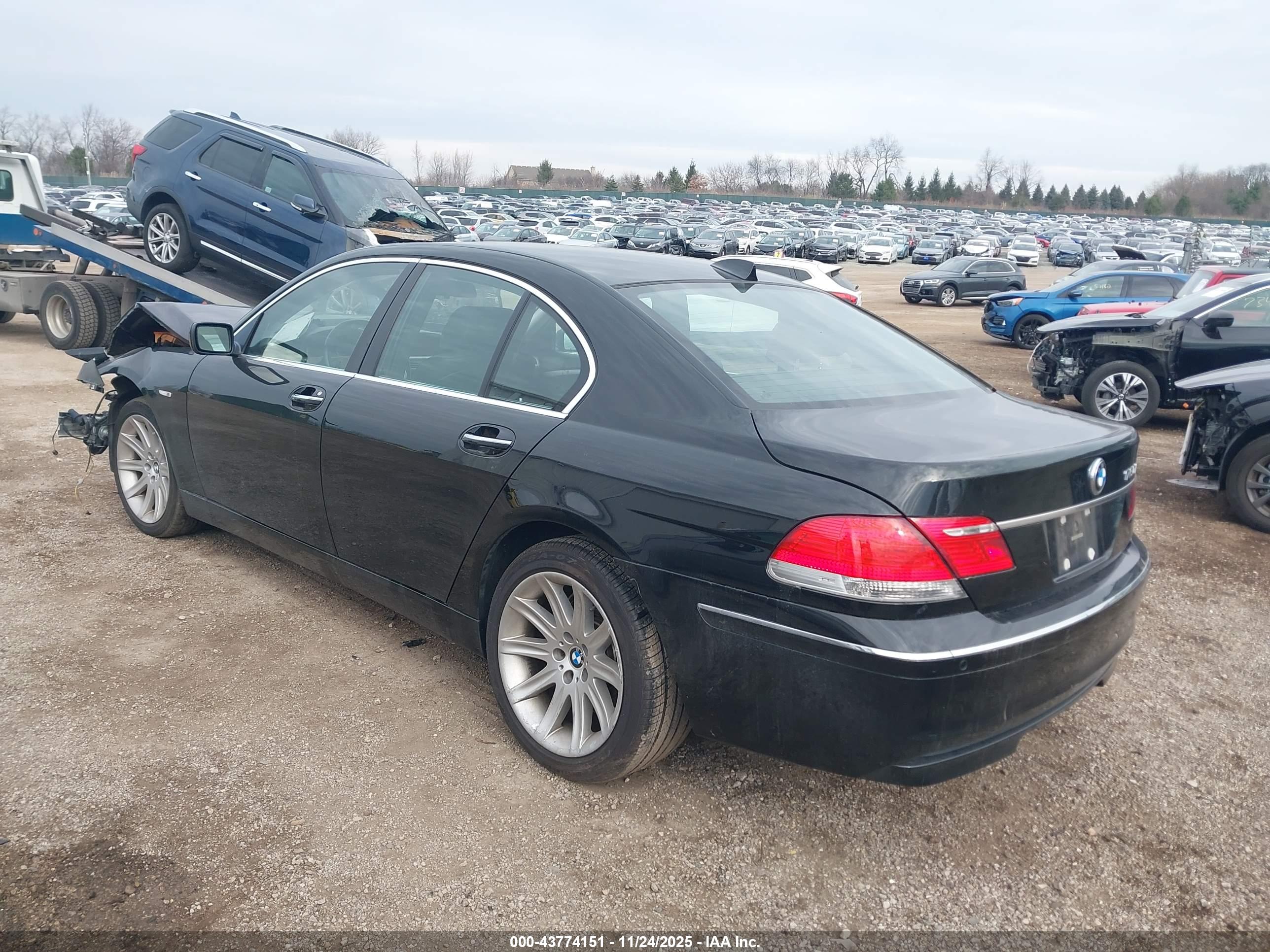 BMW 750I image 3