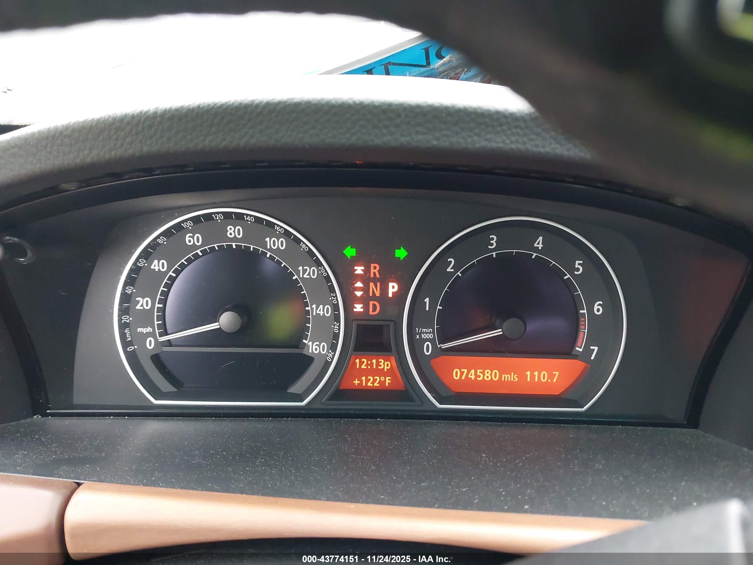 BMW 750I image 7