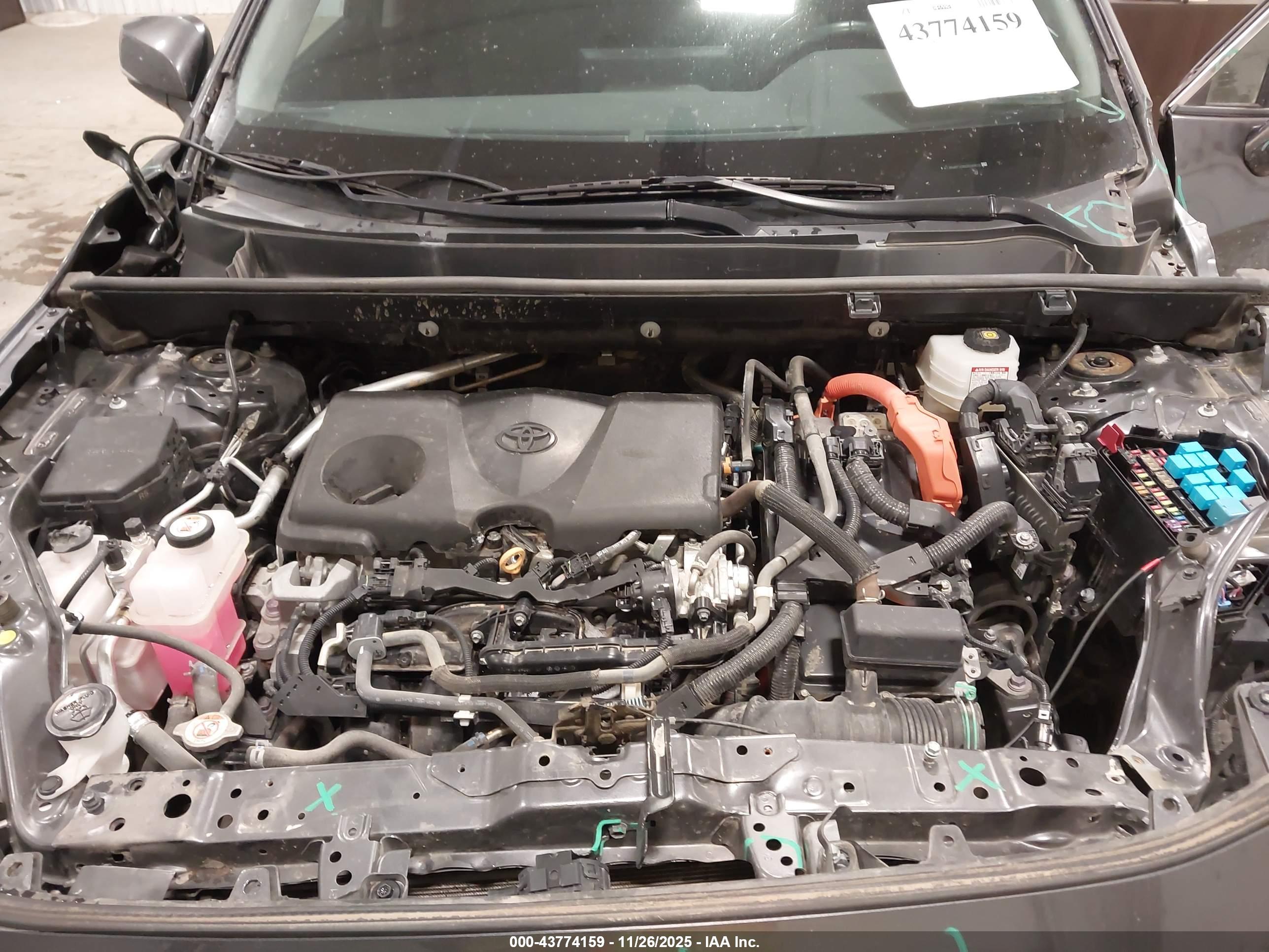 TOYOTA RAV4 image 10