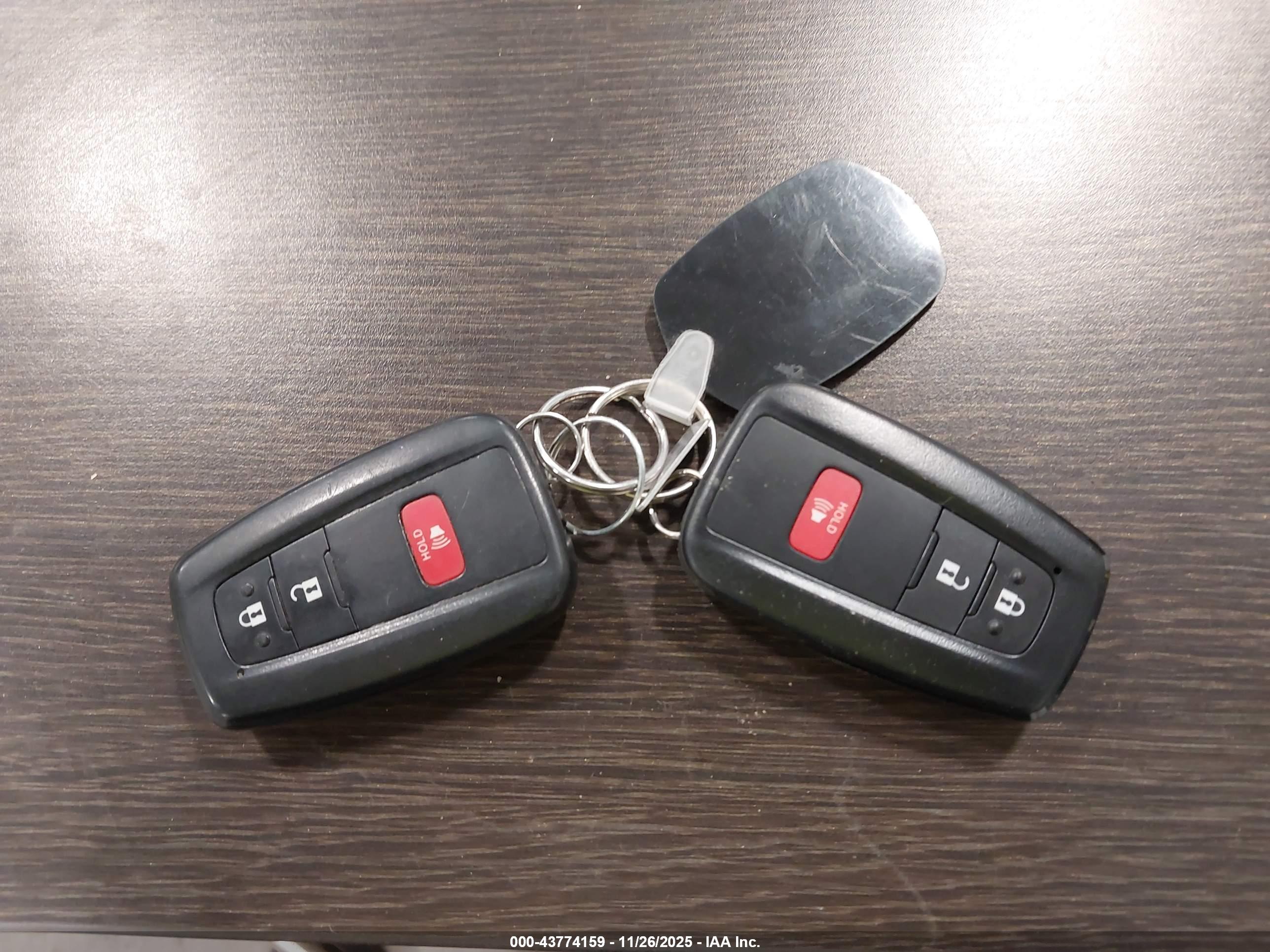TOYOTA RAV4 image 11