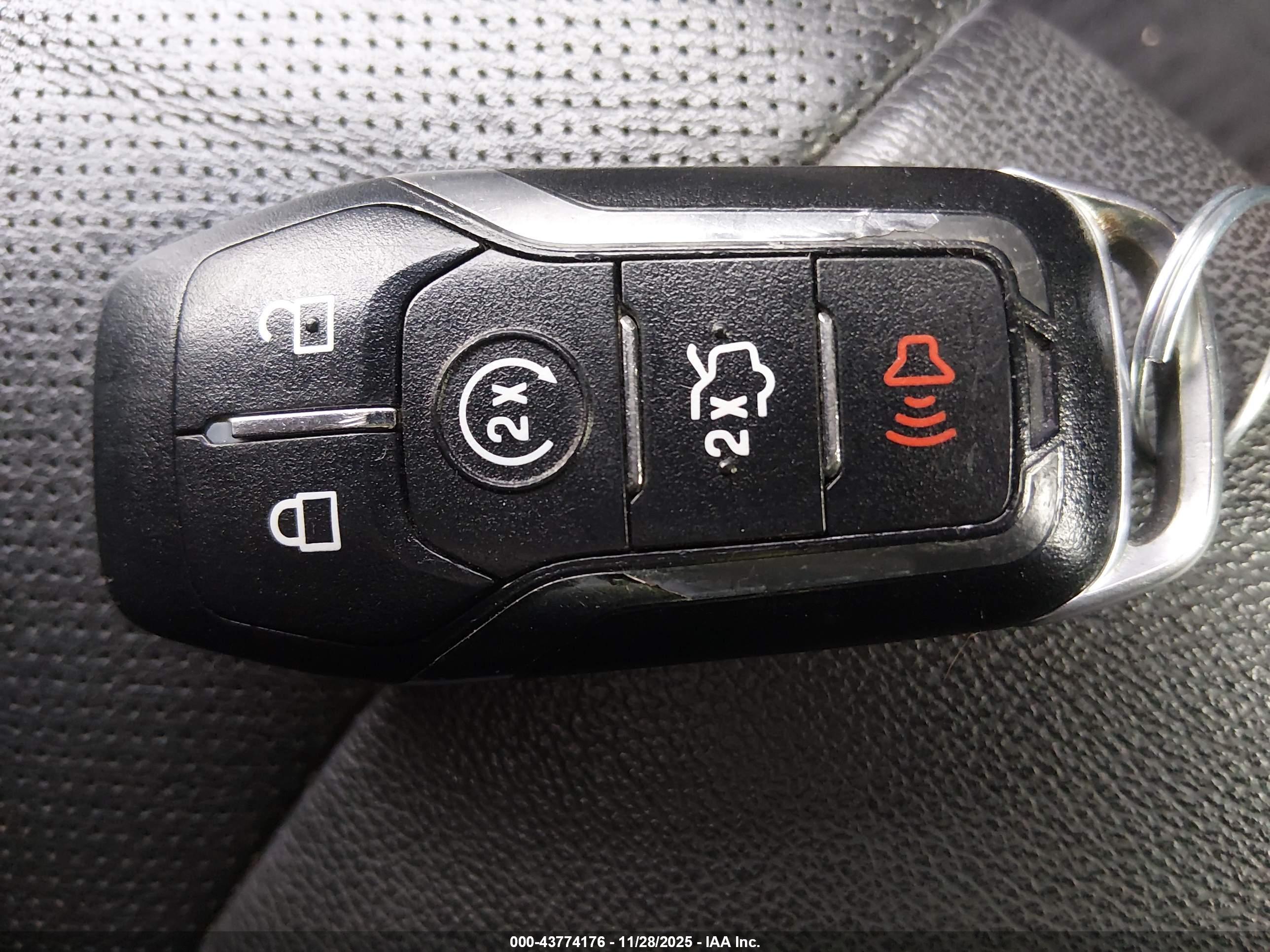 FORD FUSION image 11