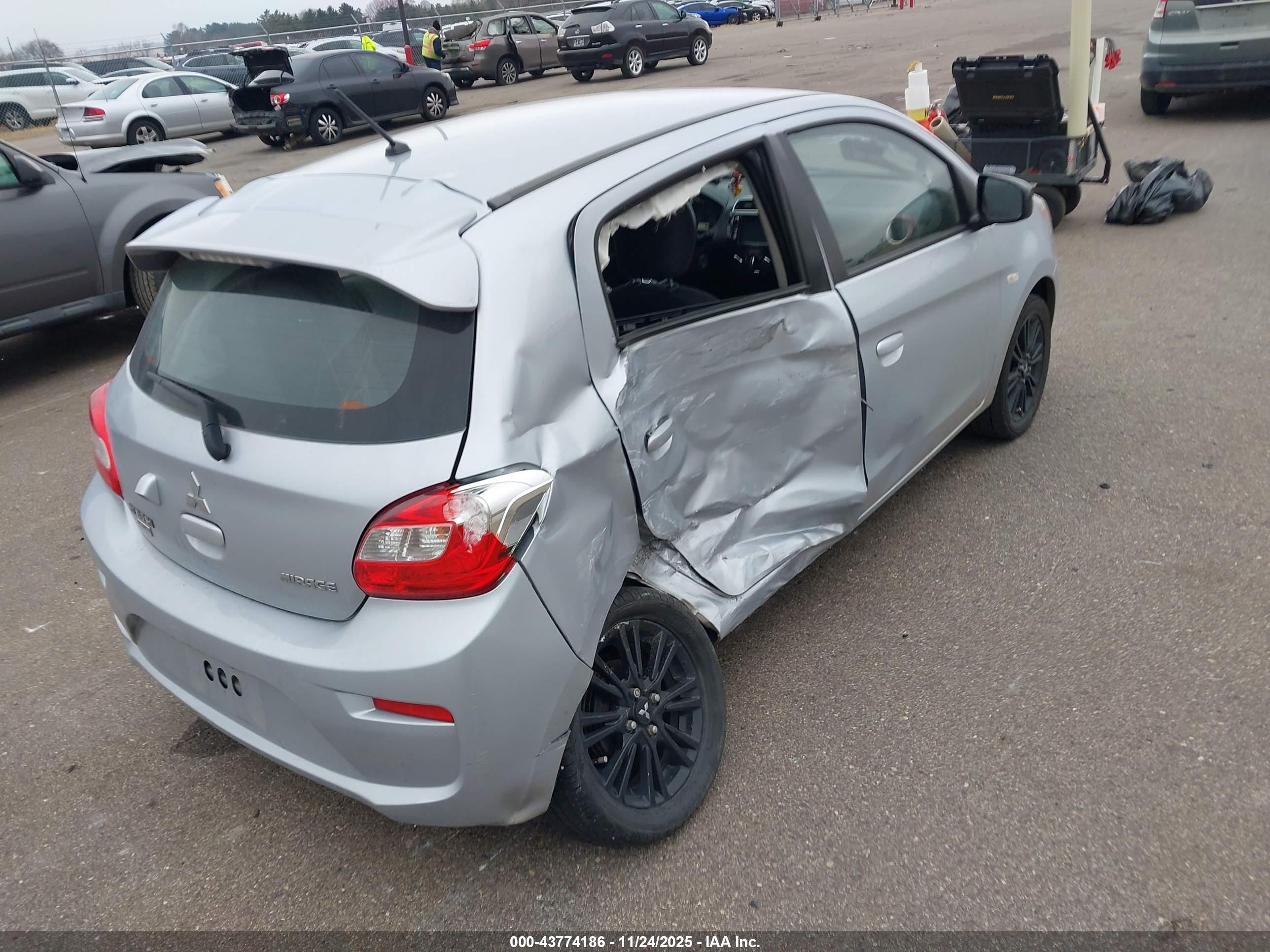 MITSUBISHI MIRAGE image 4
