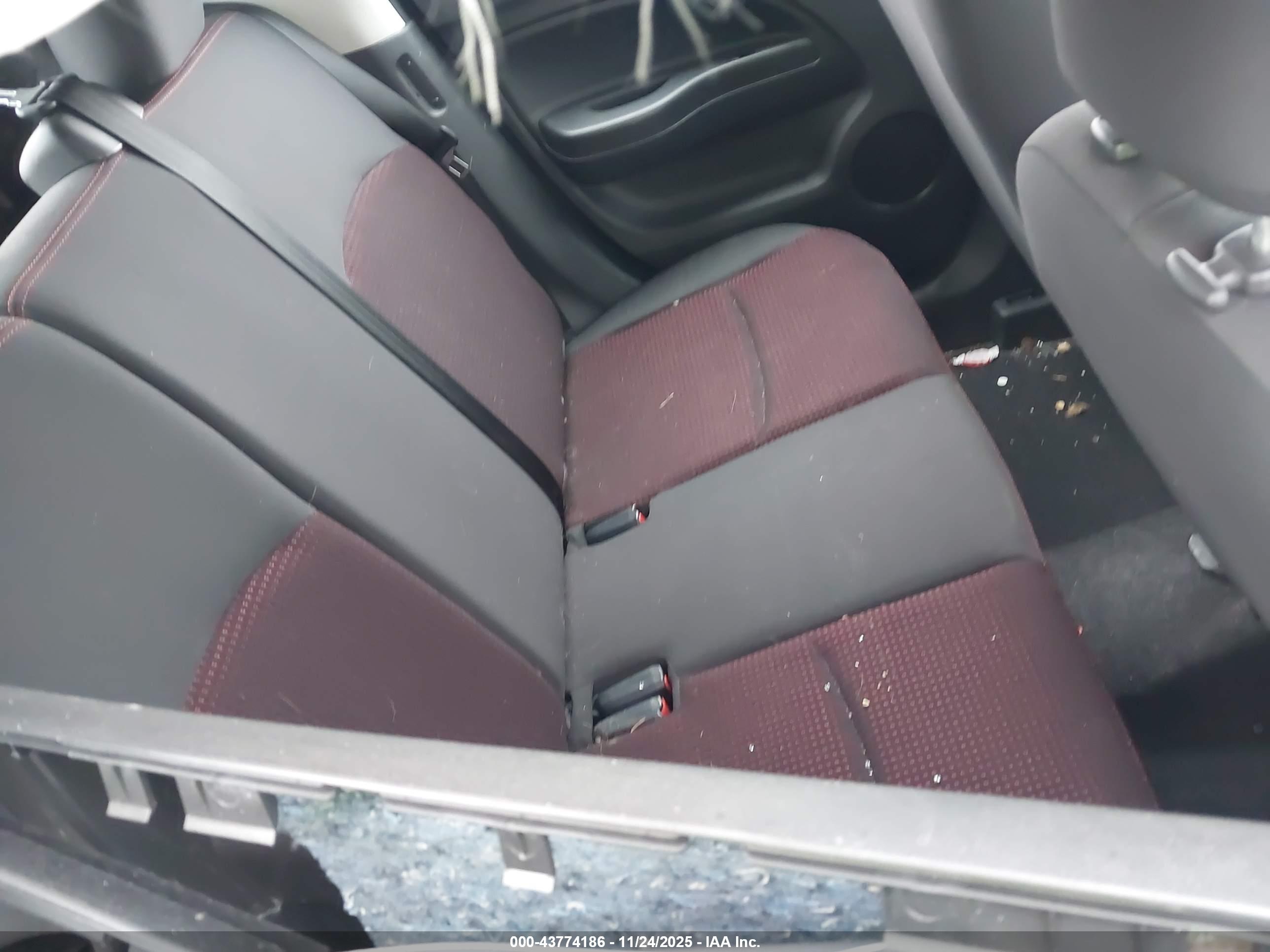 MITSUBISHI MIRAGE image 8