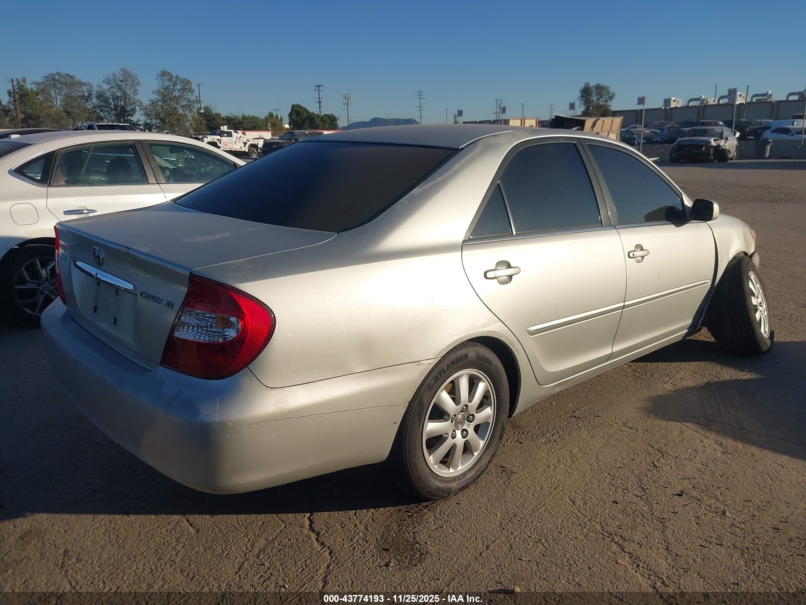 TOYOTA CAMRY image 4