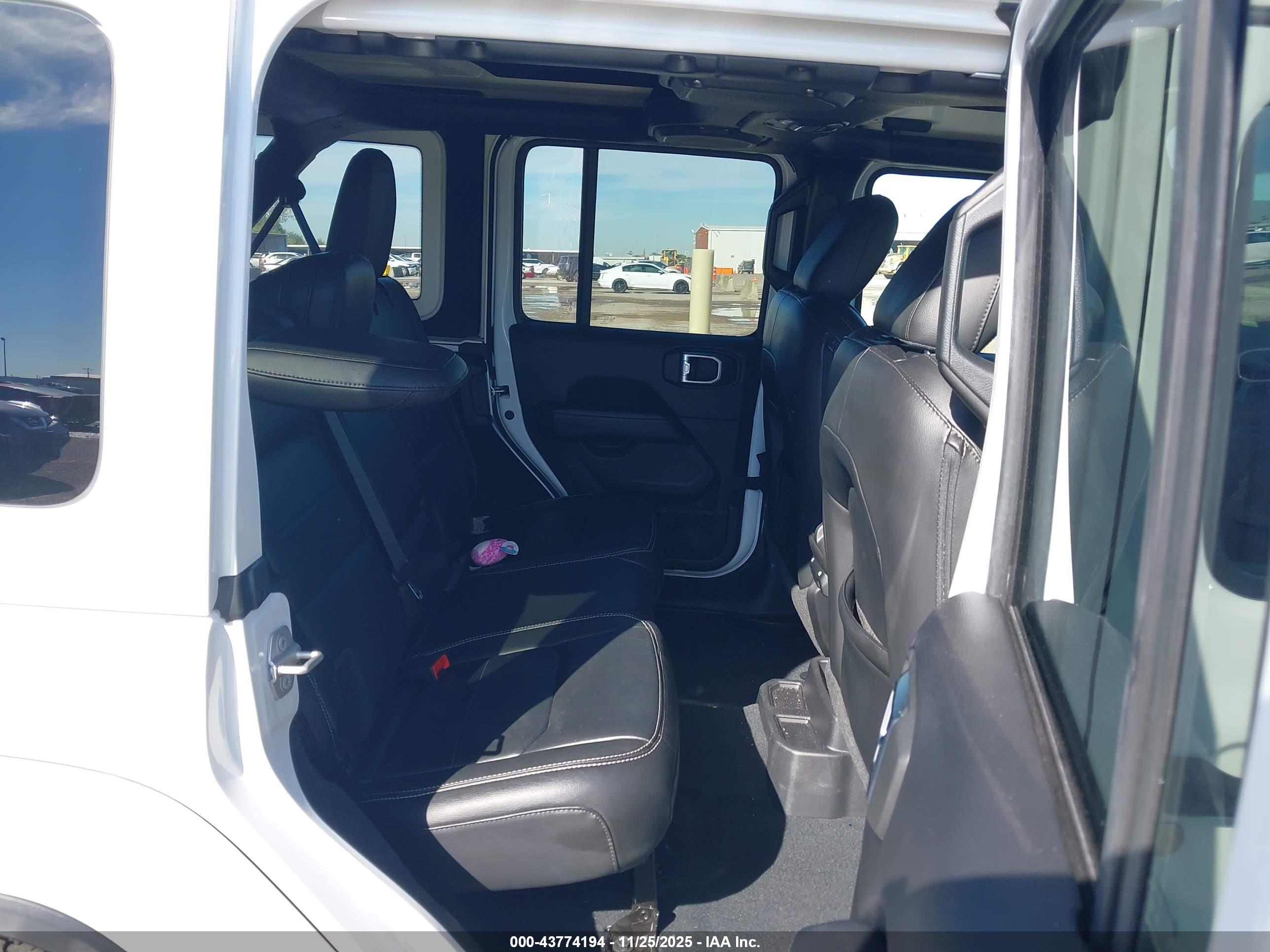 JEEP WRANGLER image 8