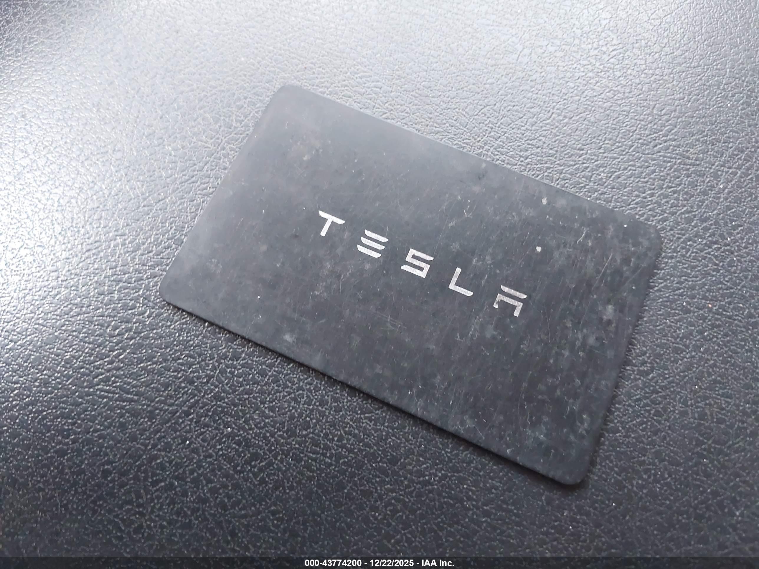 TESLA MODEL image 11