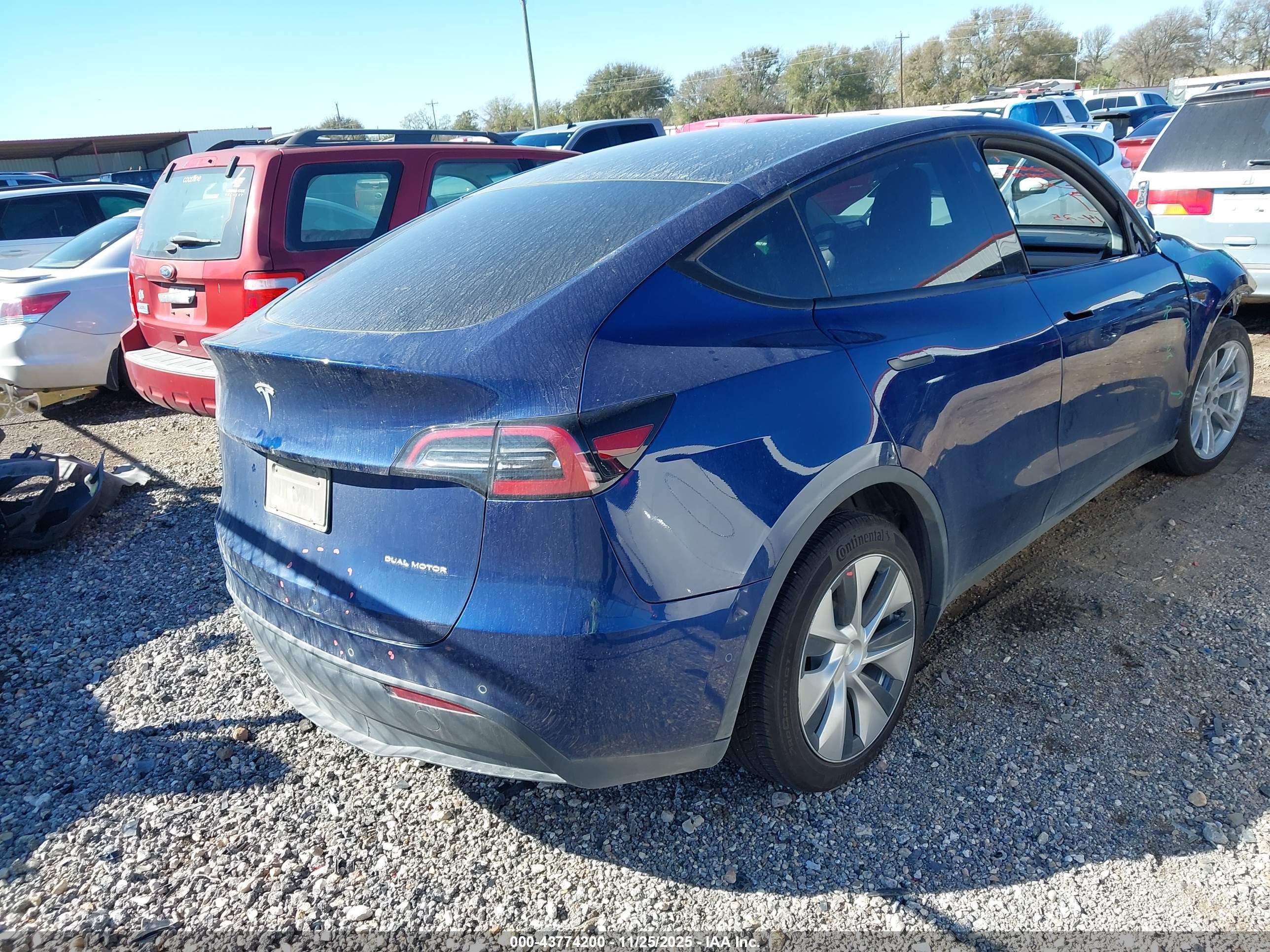 TESLA MODEL image 4